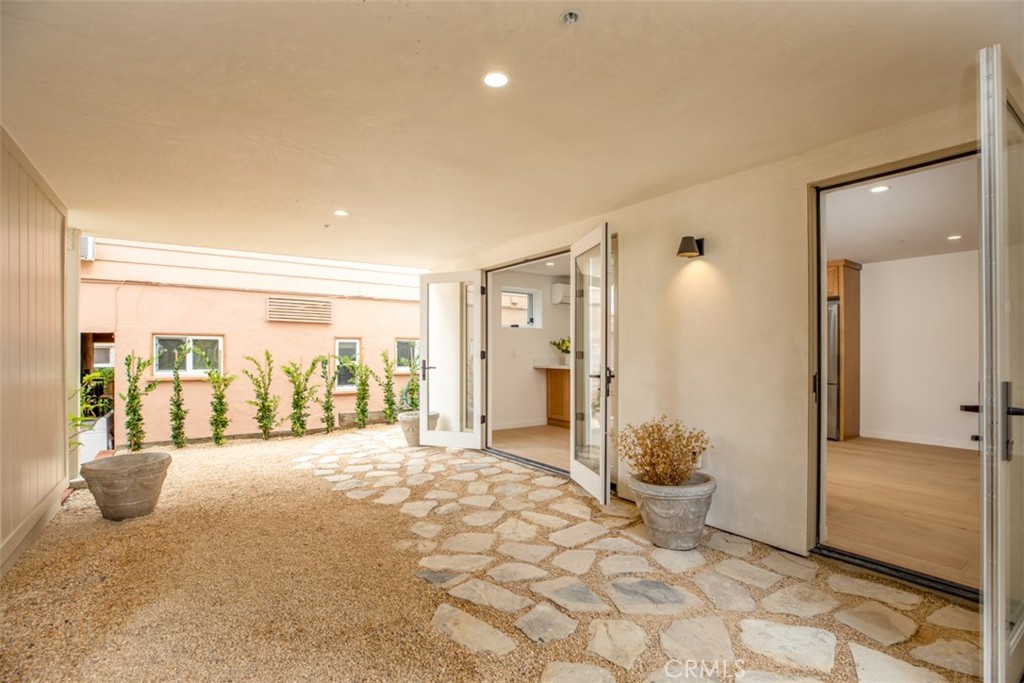 281 B Grandview Street