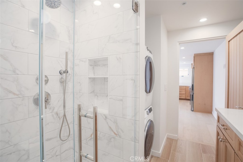 281 B Grandview Street