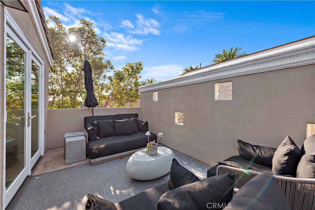 718 1/2 Marguerite Avenue