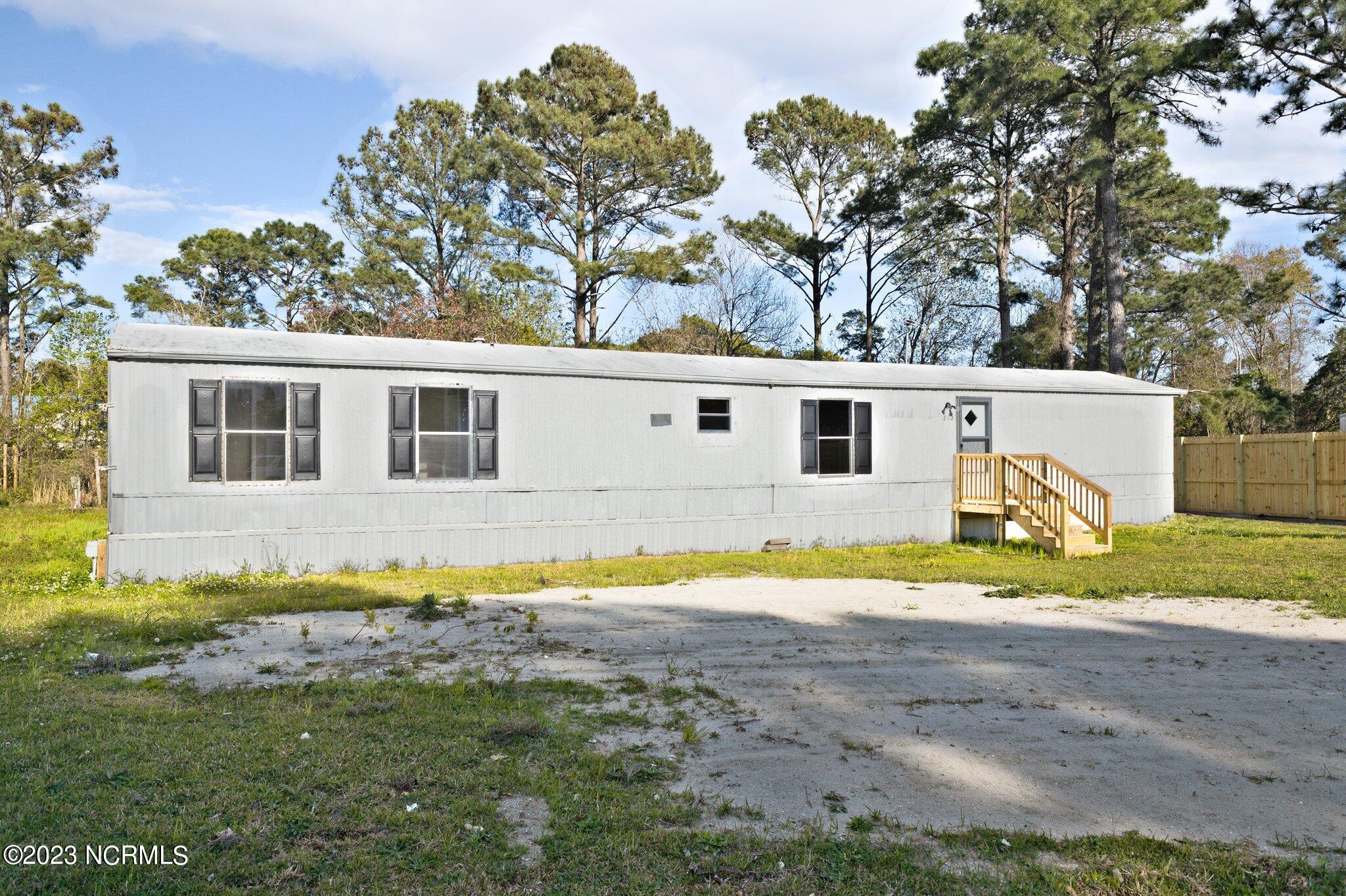 212 E Southwinds Drive