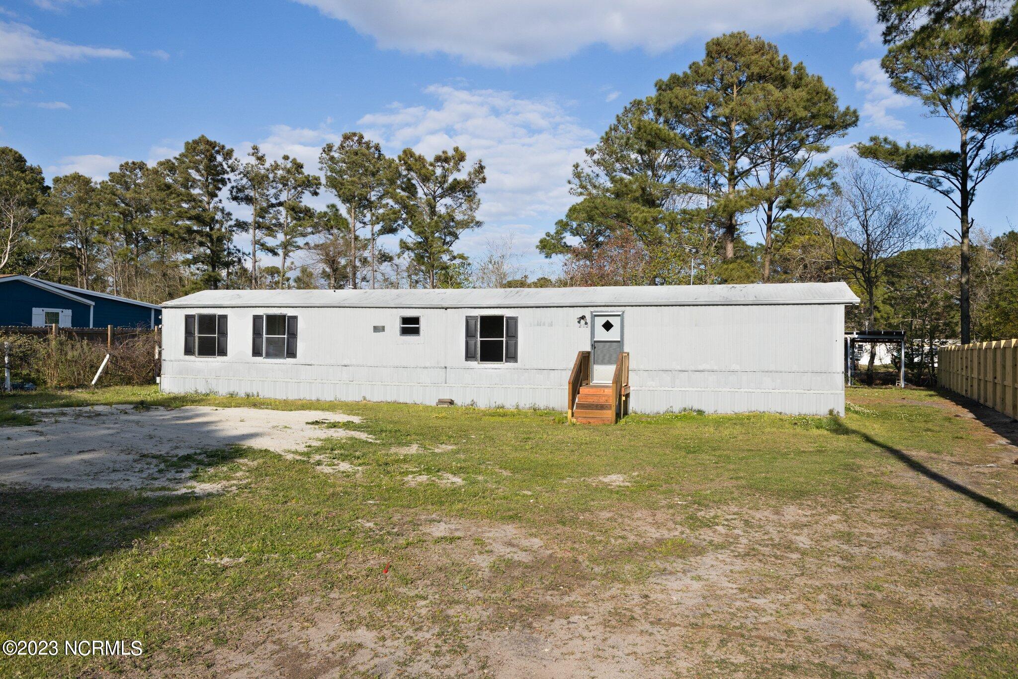 212 E Southwinds Drive