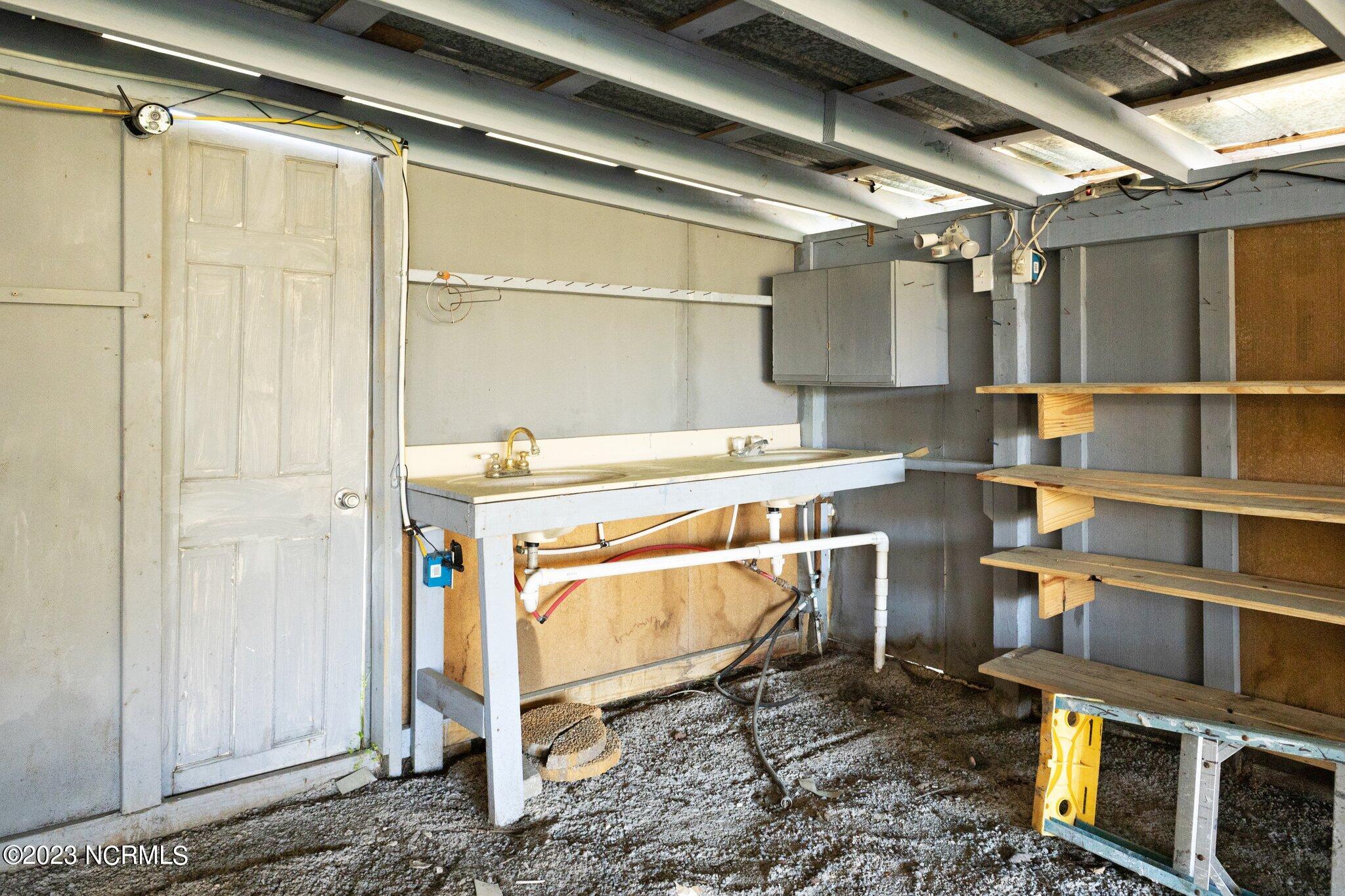 212 E Southwinds Drive