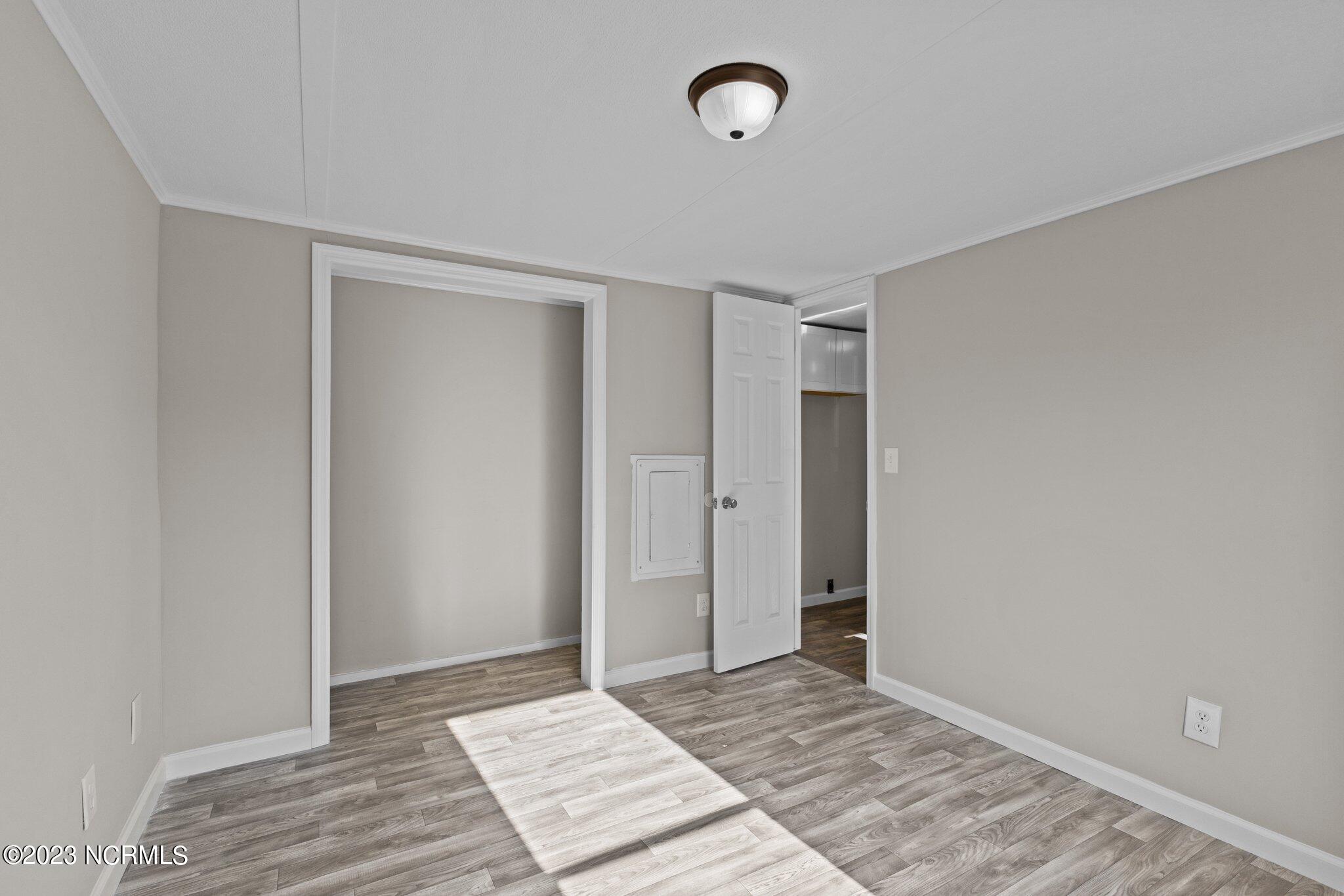 212 E Southwinds Drive