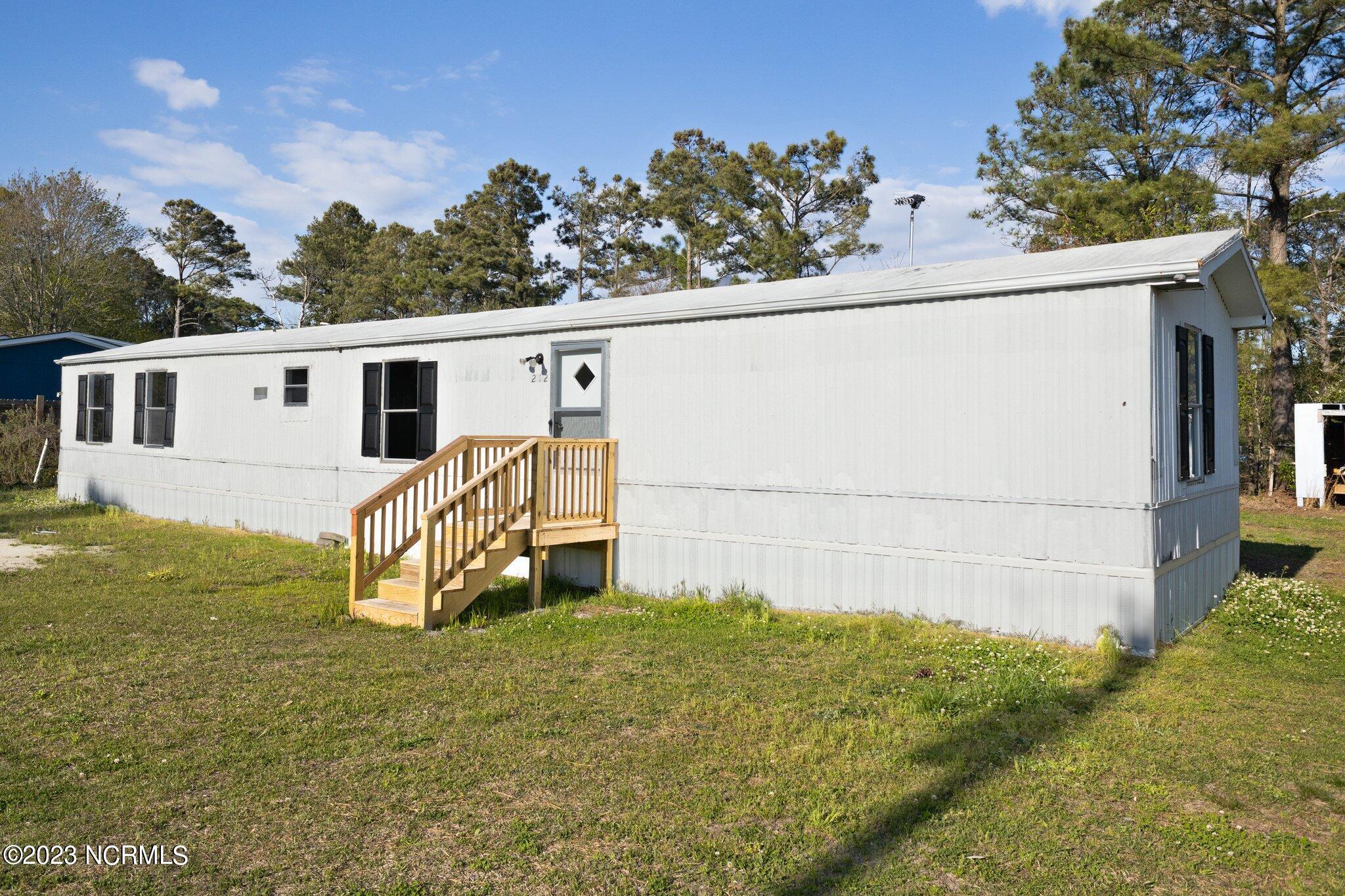 212 E Southwinds Drive