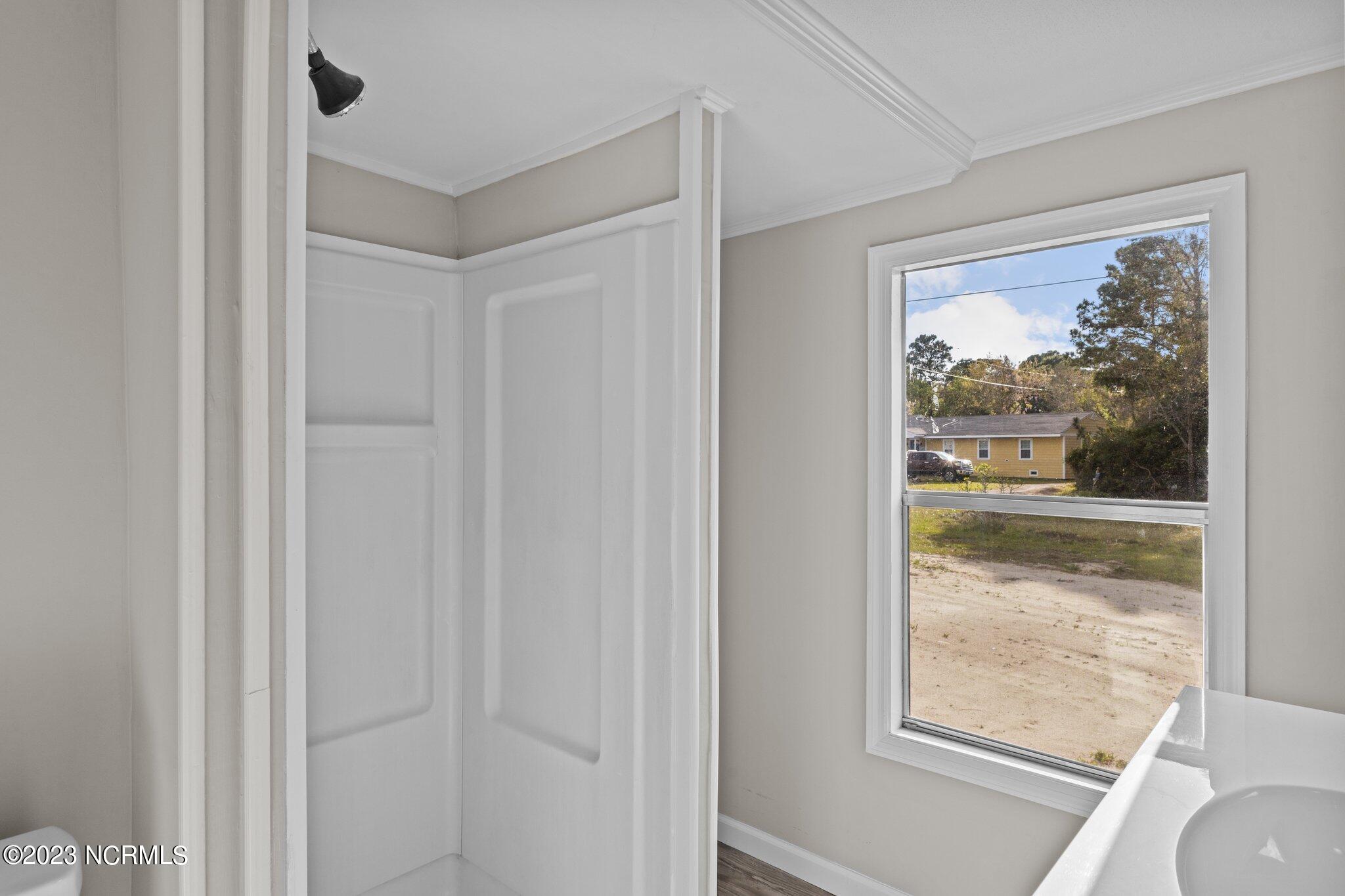 212 E Southwinds Drive