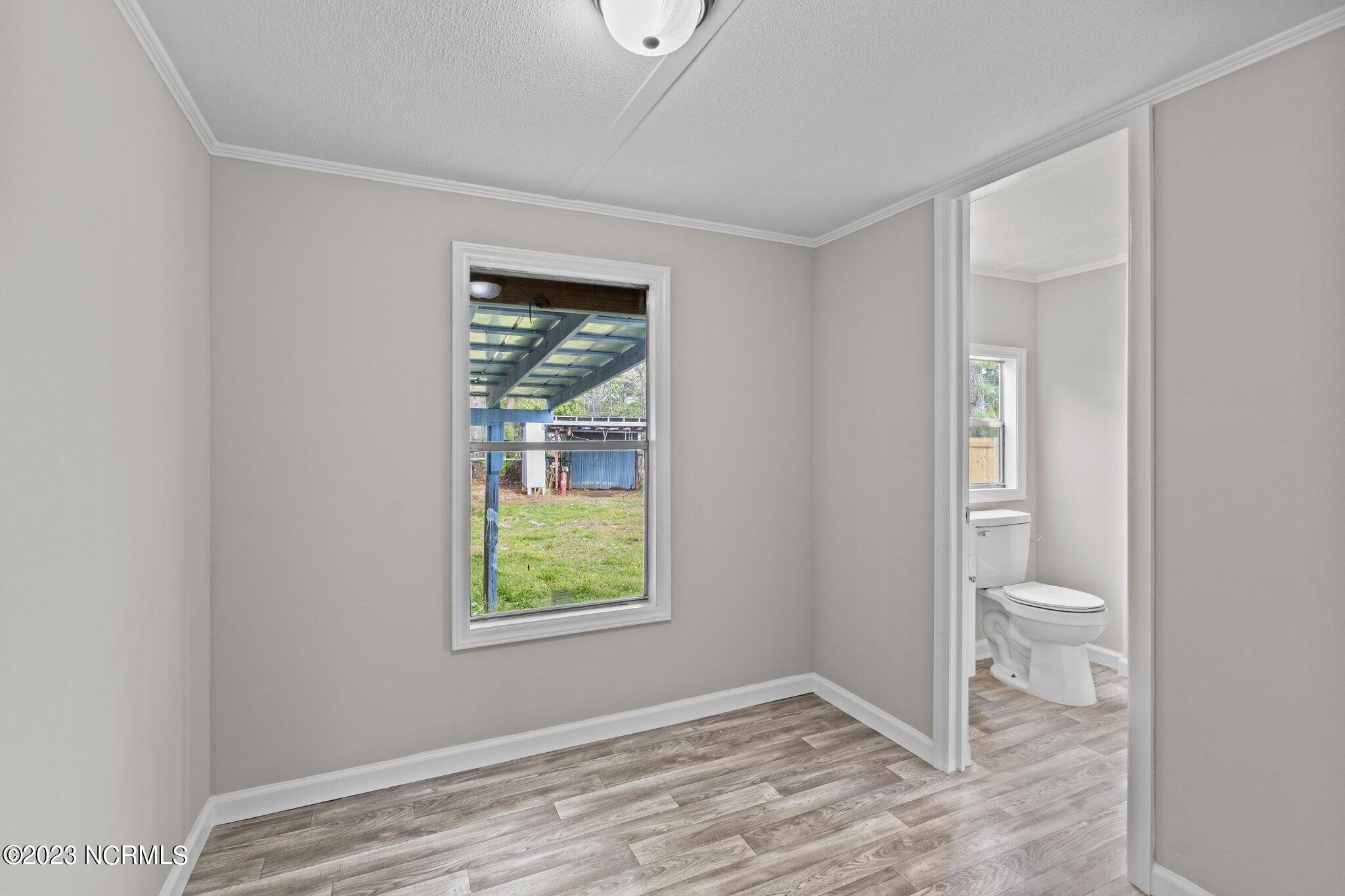 212 E Southwinds Drive