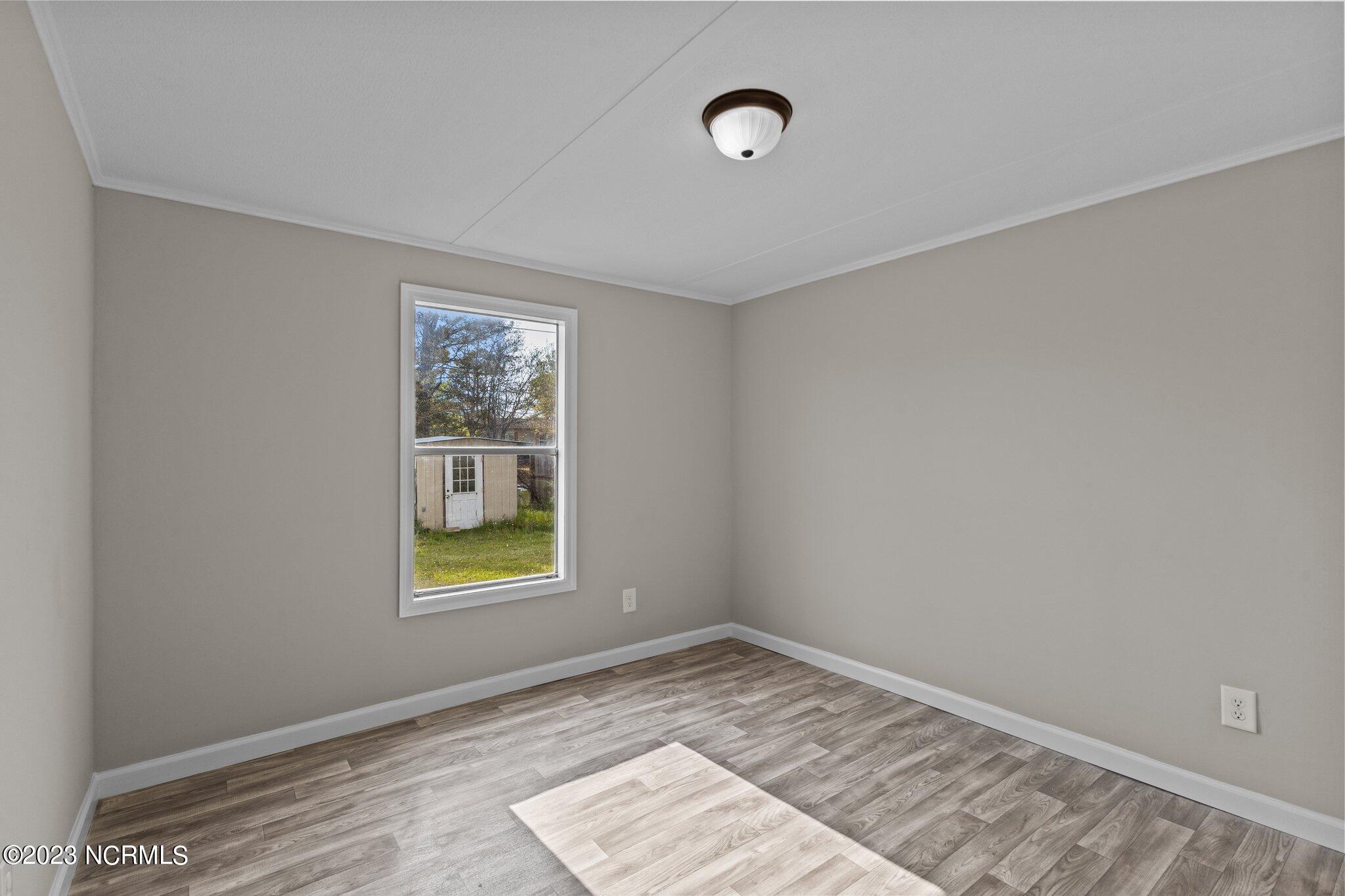 212 E Southwinds Drive