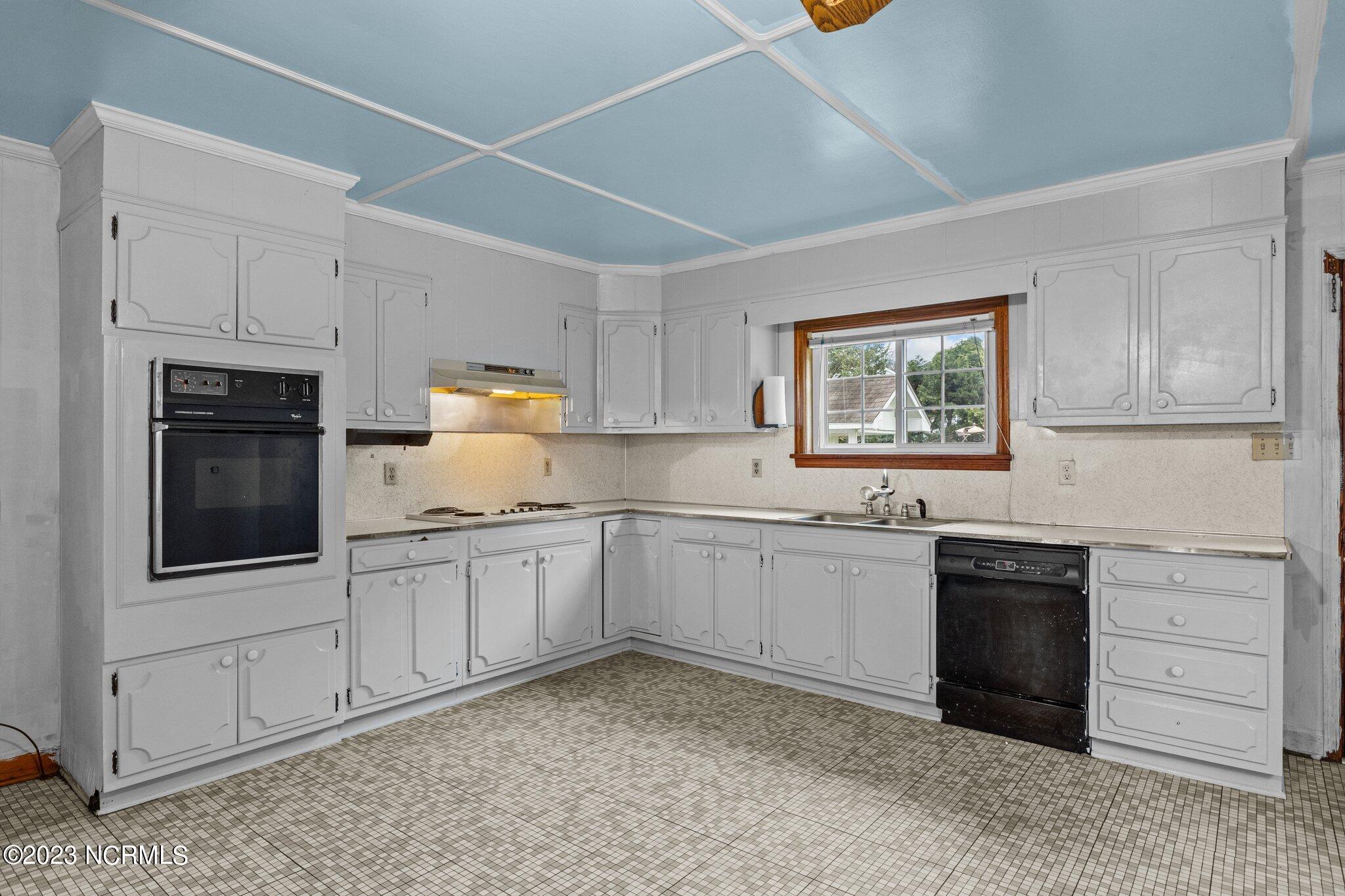 706 West Beaufort Road