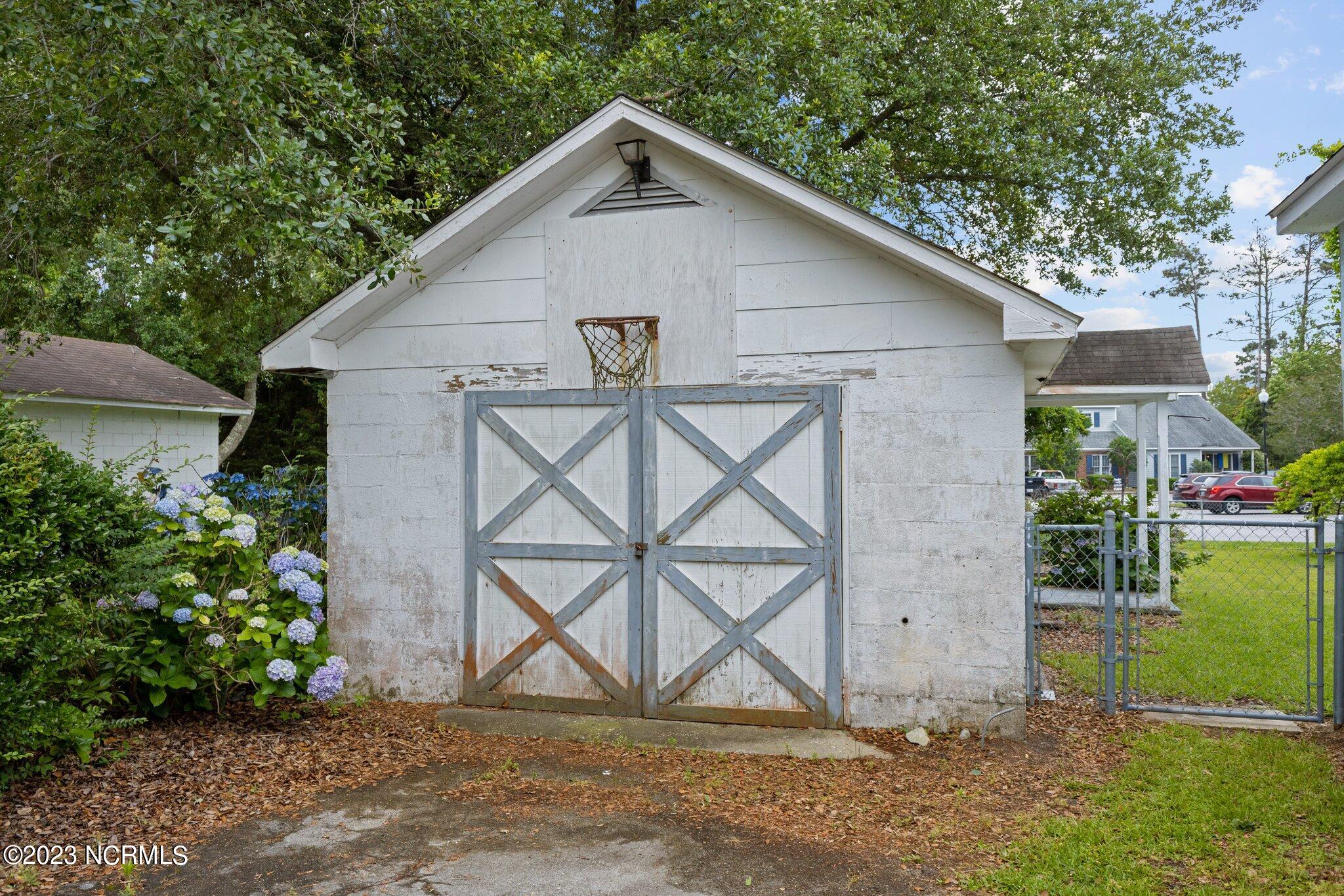 706 West Beaufort Road