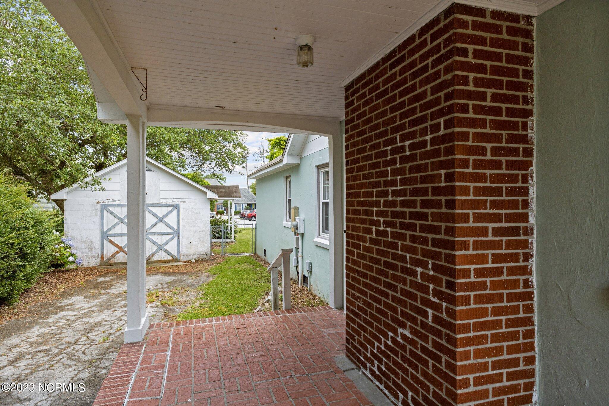706 West Beaufort Road