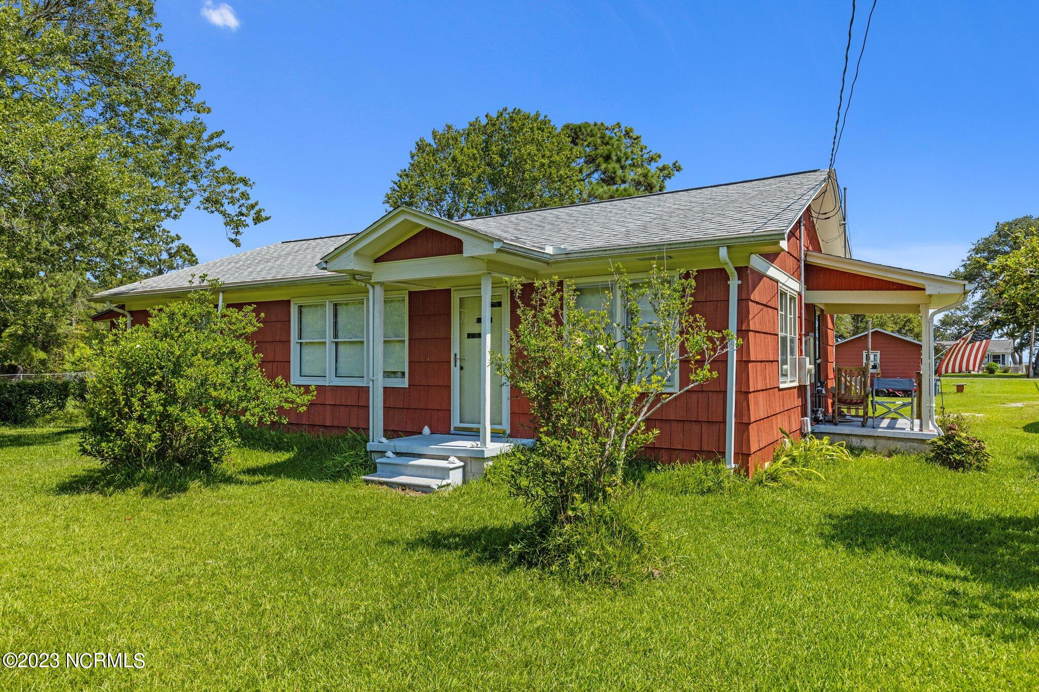 118 Lennoxville Point Road