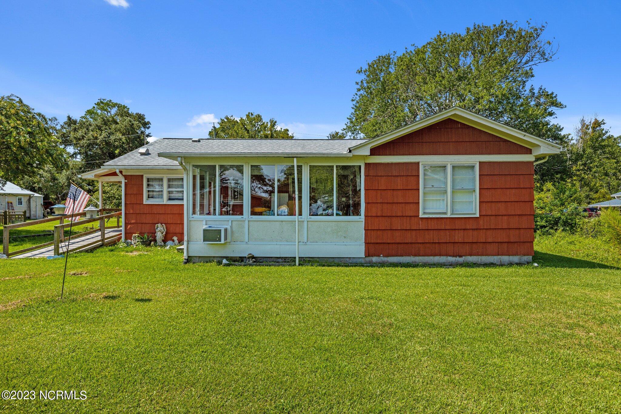 118 Lennoxville Point Road