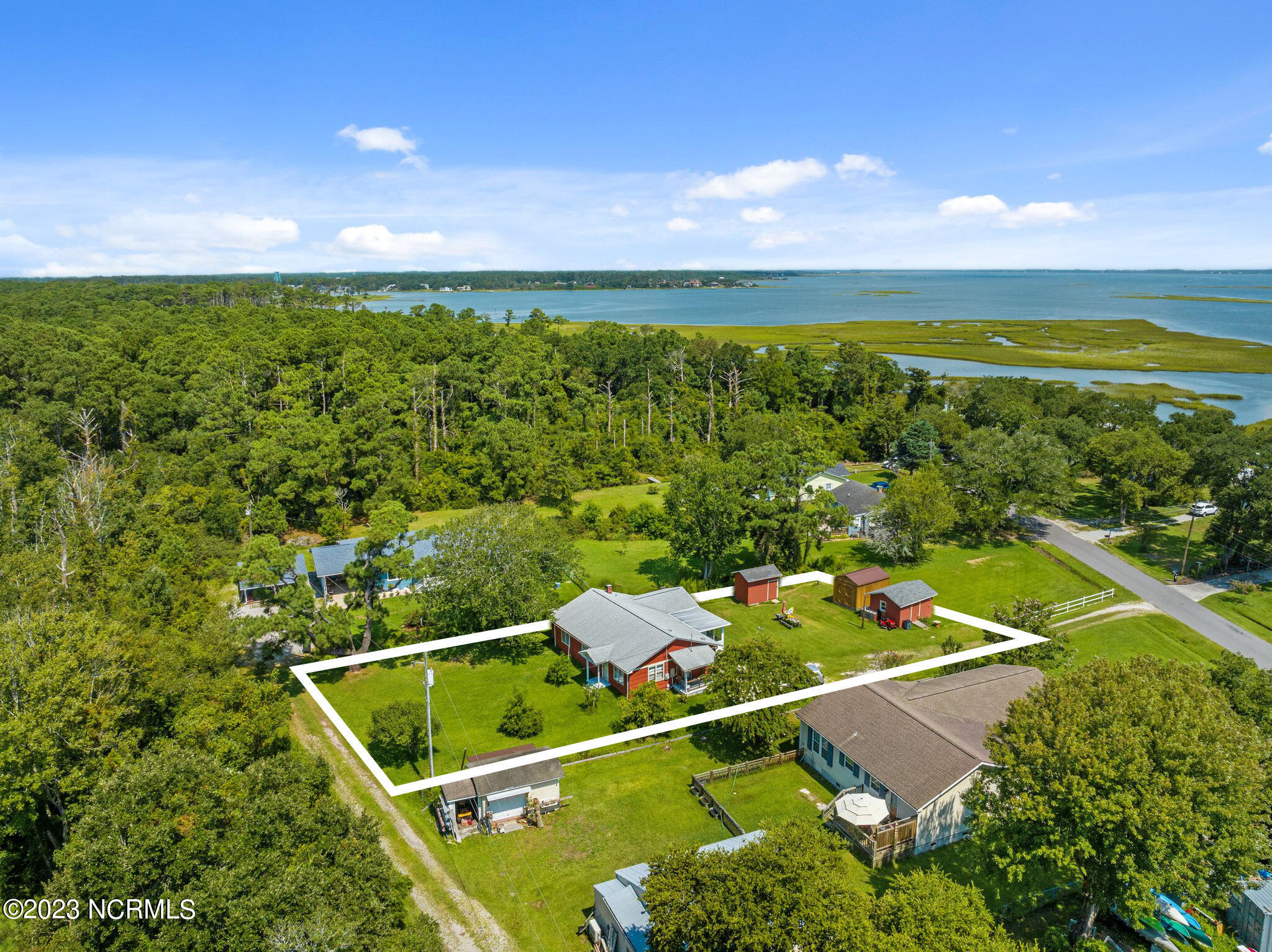 118 Lennoxville Point Road