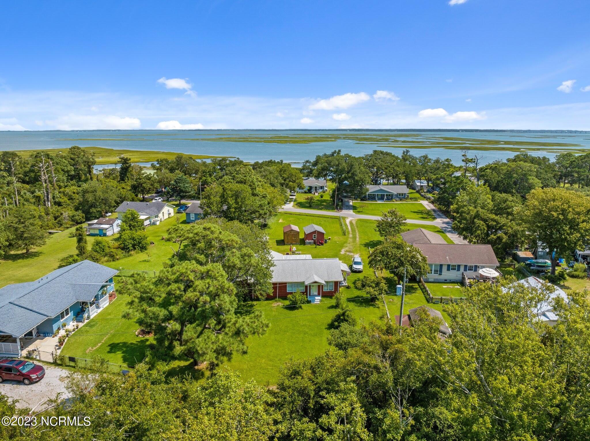 118 Lennoxville Point Road