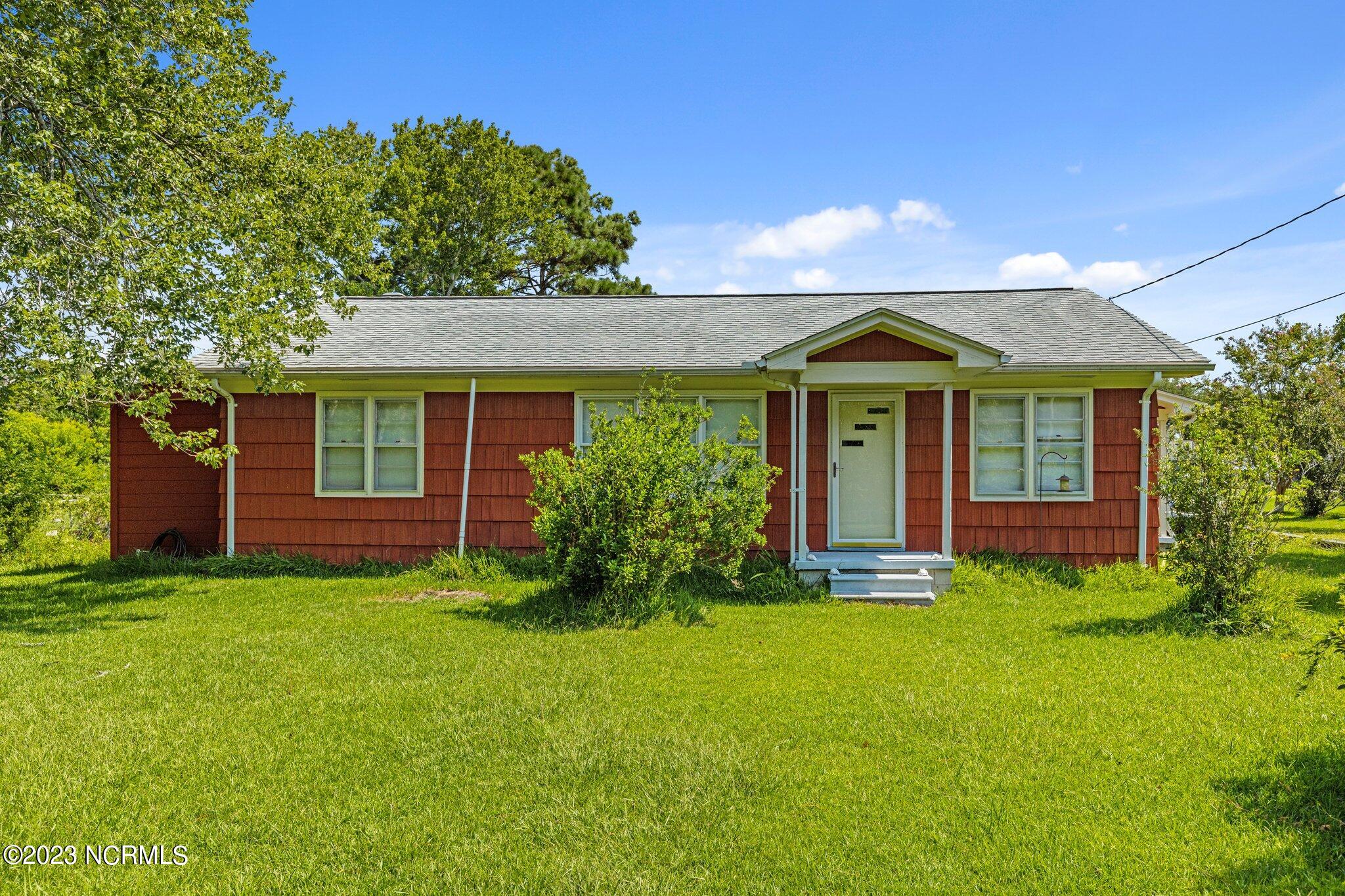 118 Lennoxville Point Road