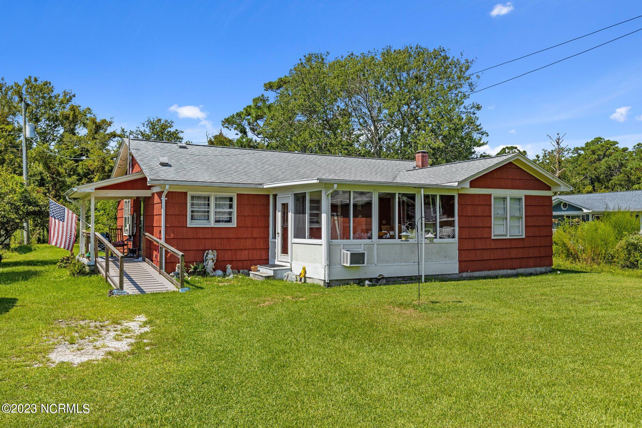 118 Lennoxville Point Road