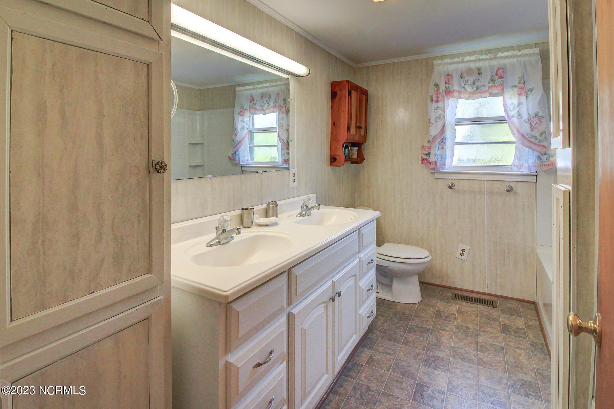 118 Lennoxville Point Road