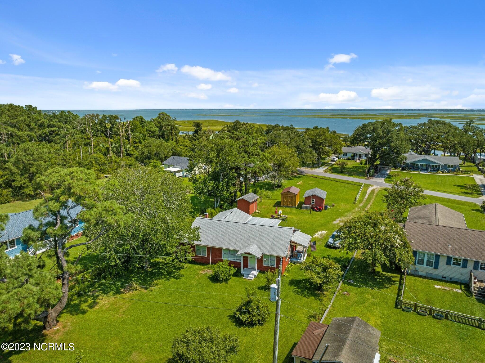 118 Lennoxville Point Road