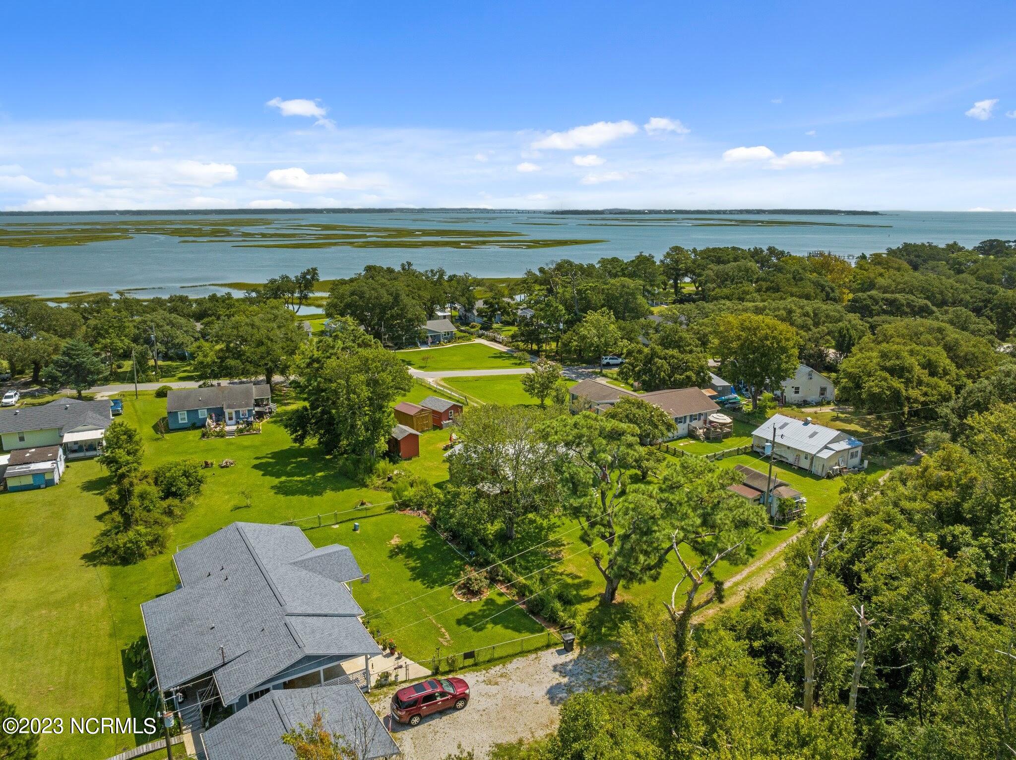 118 Lennoxville Point Road