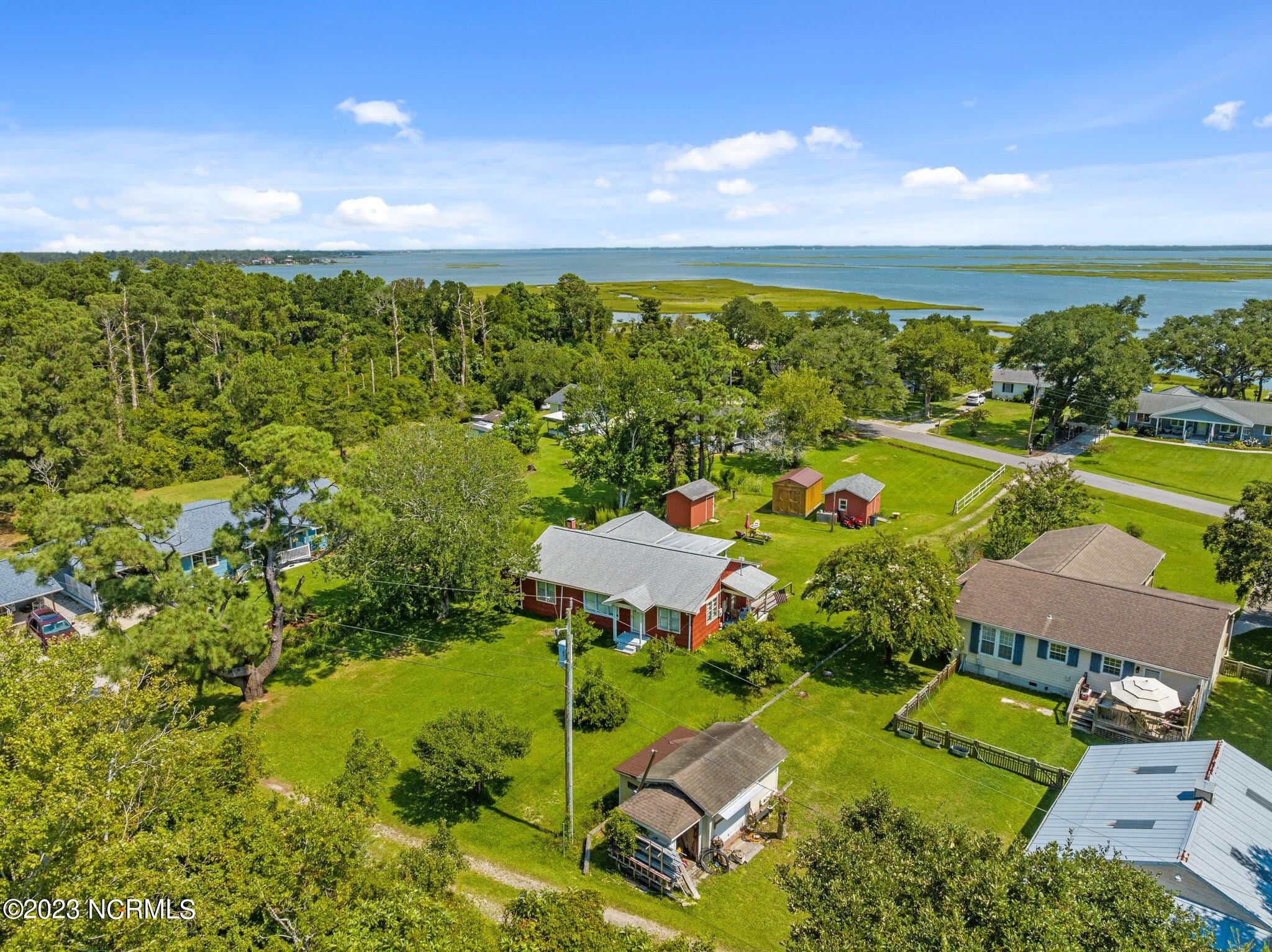 118 Lennoxville Point Road