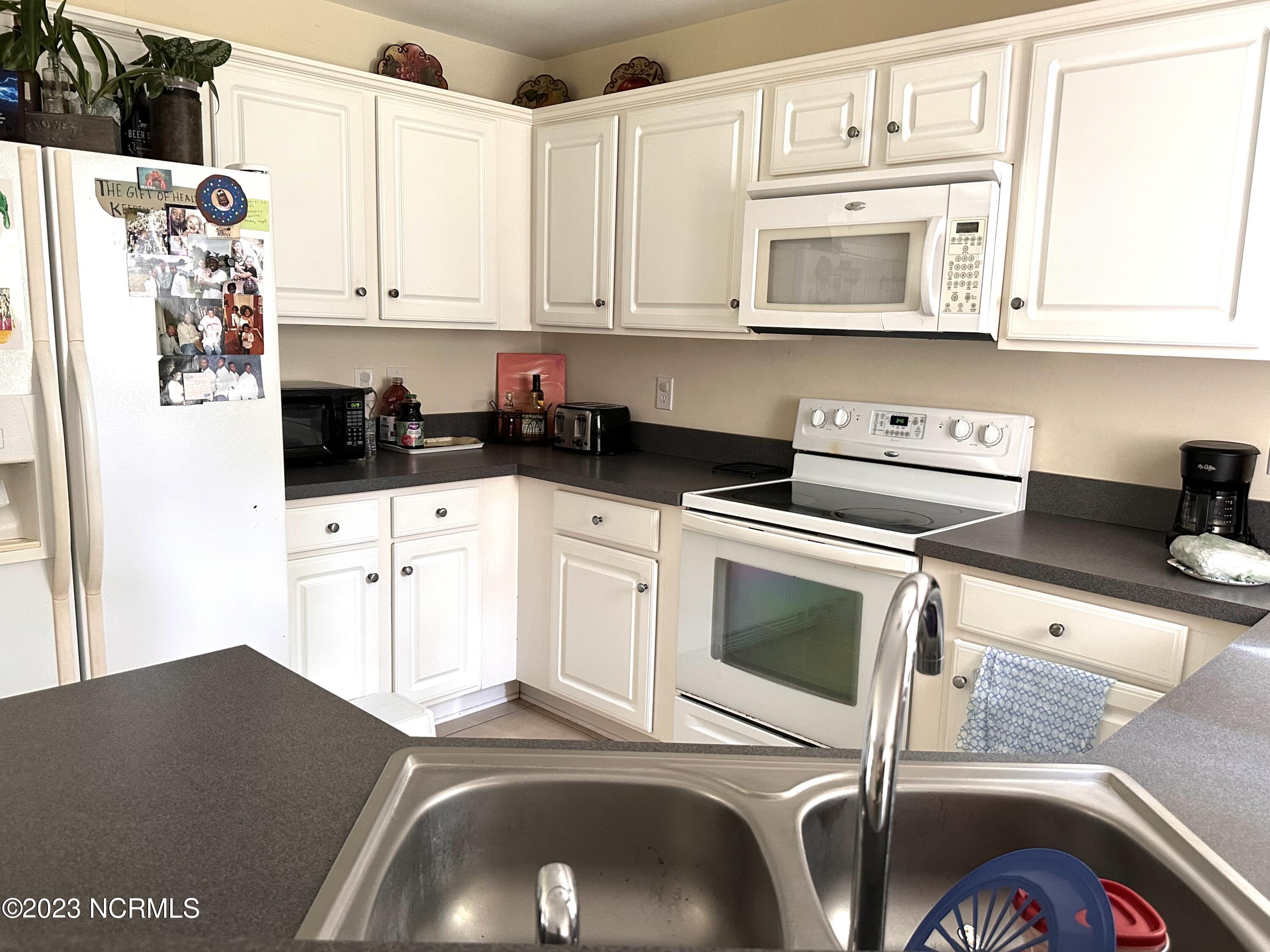 4011 Arendell Street, B