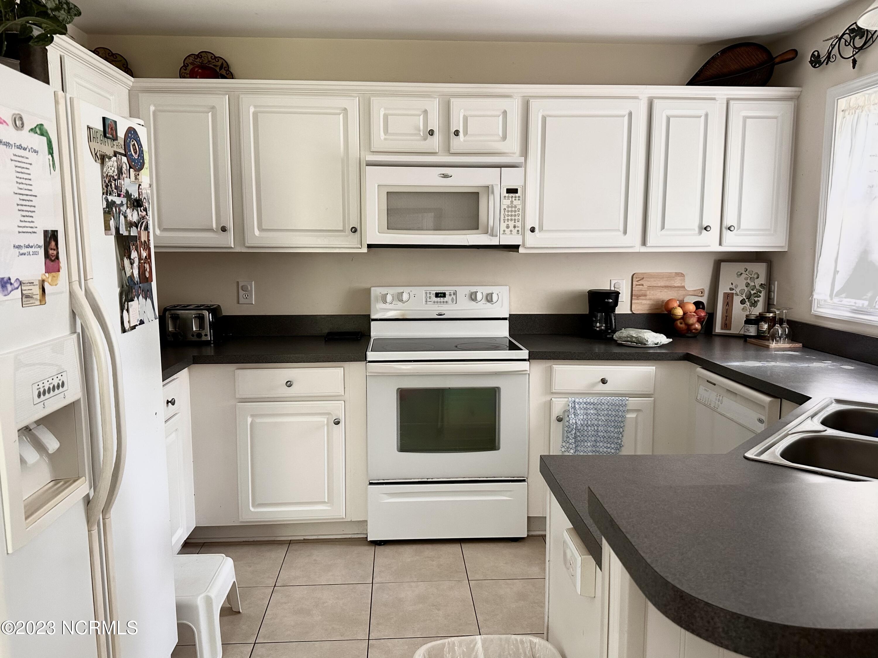 4011 Arendell Street, B