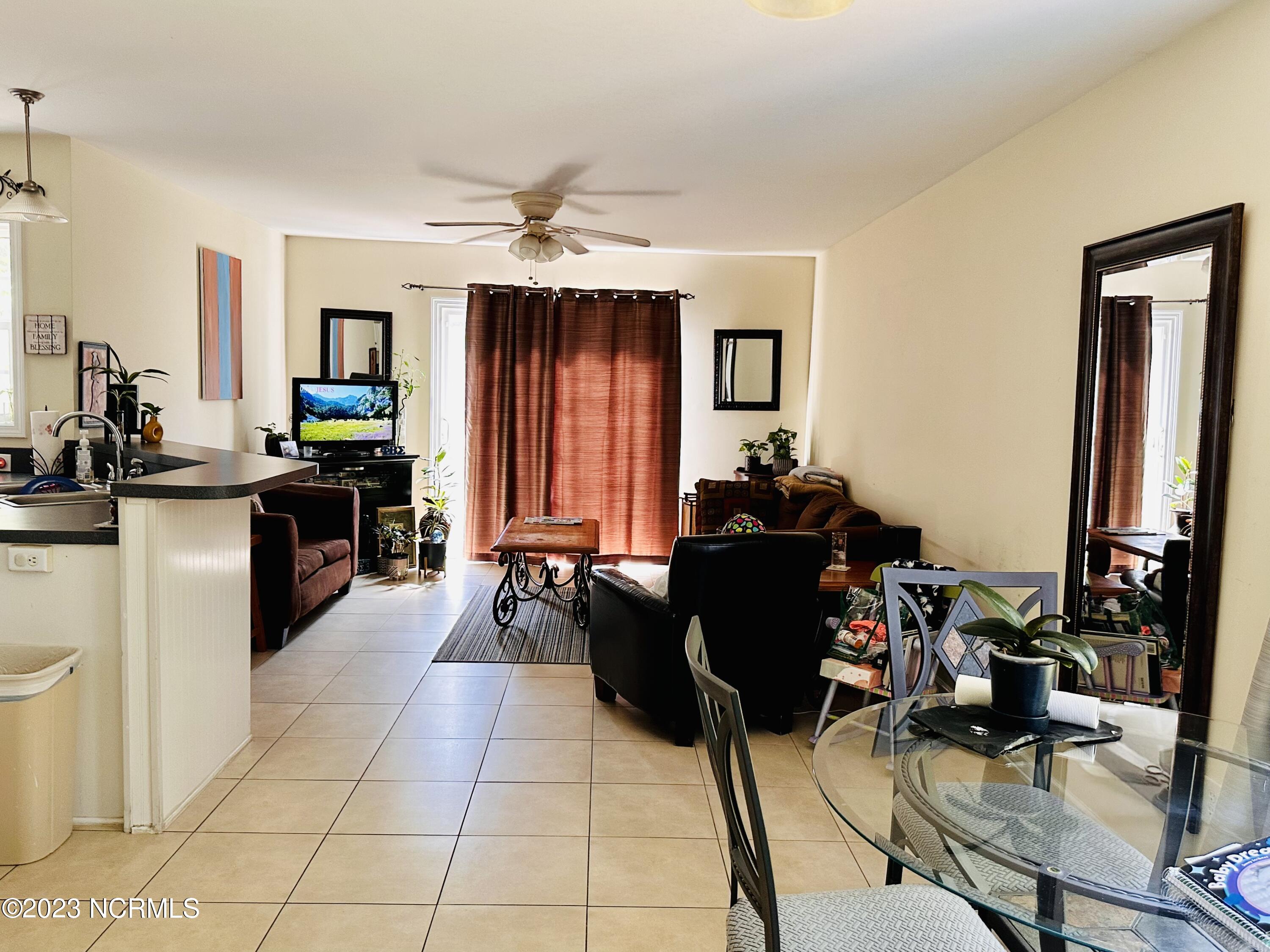 4011 Arendell Street, B