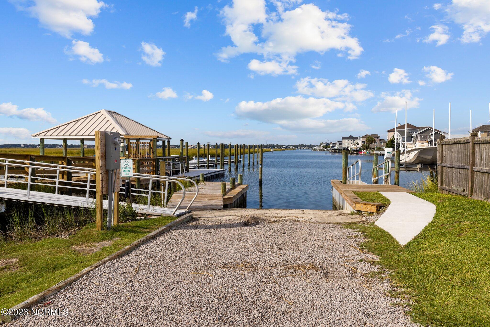 602 W Fort Macon Rd, 111