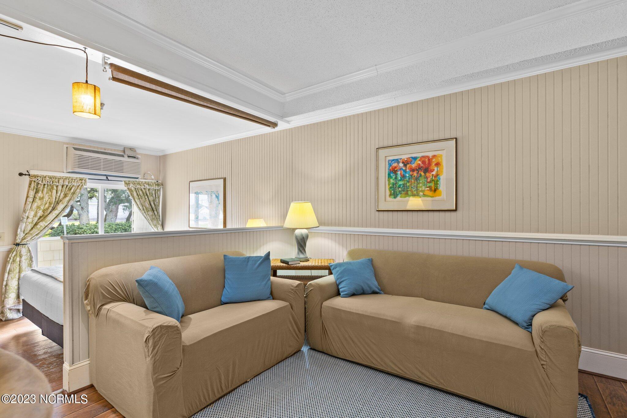 602 W Fort Macon Rd, 111