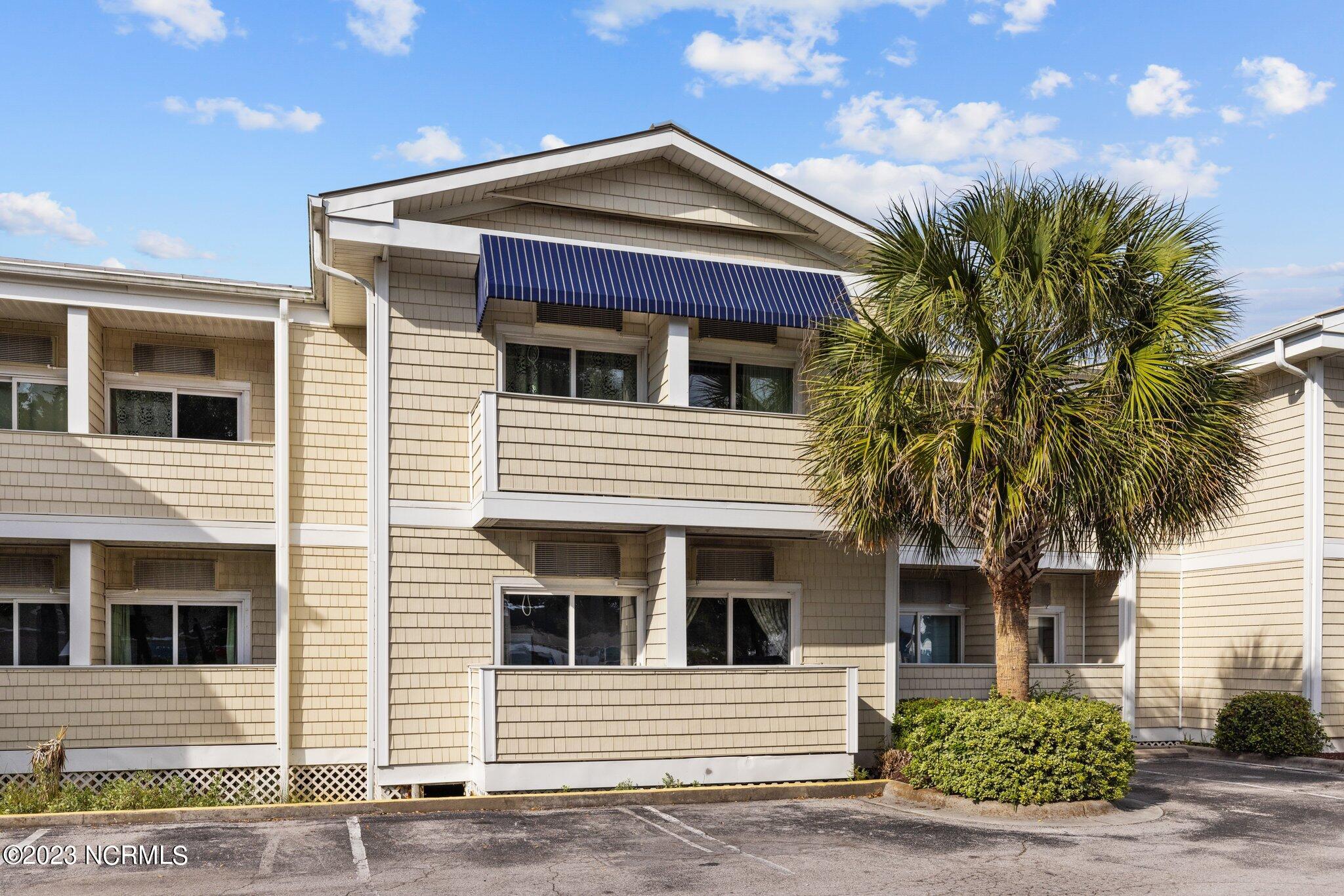 602 W Fort Macon Rd, 111