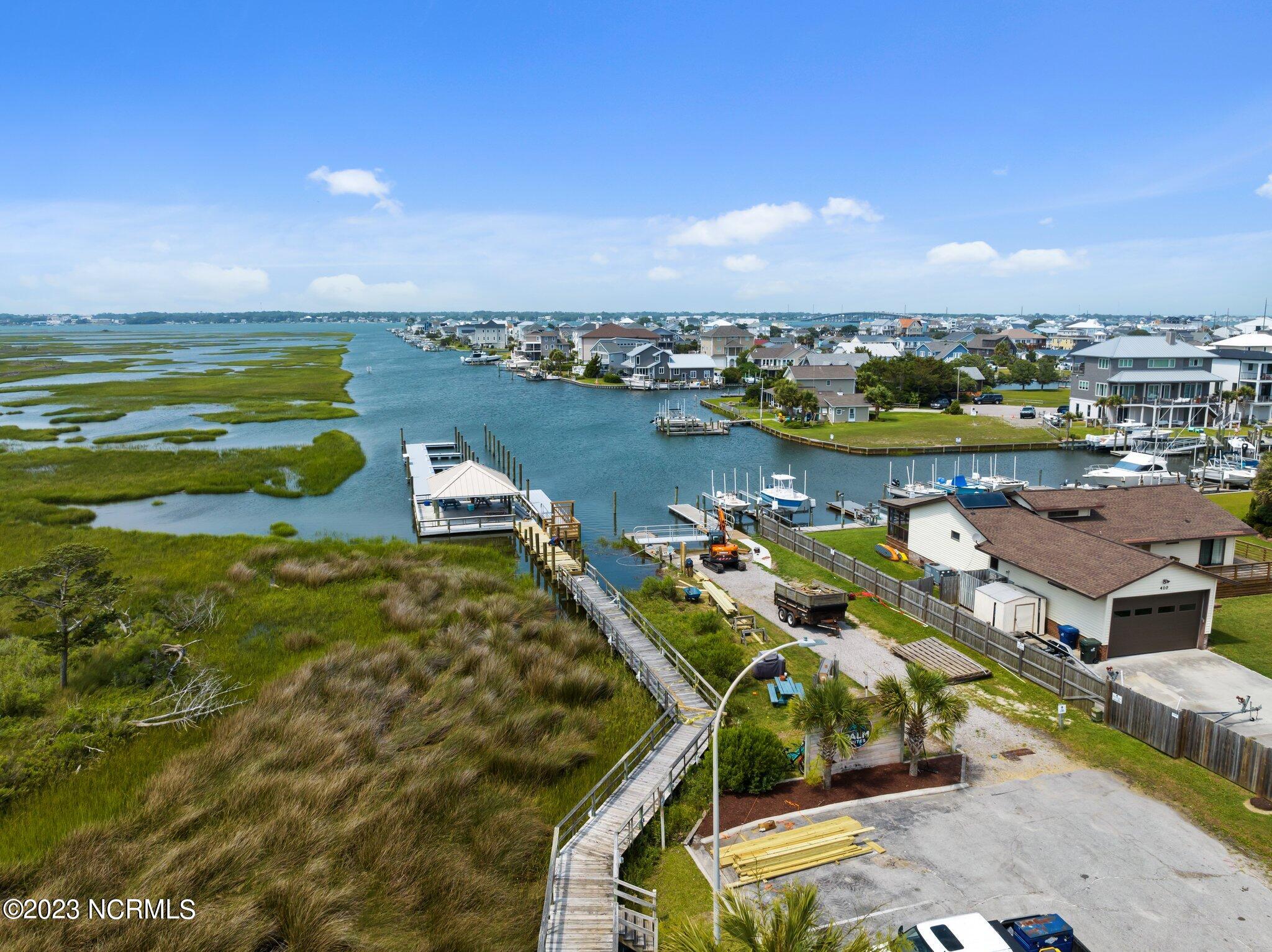 602 W Fort Macon Rd, 111