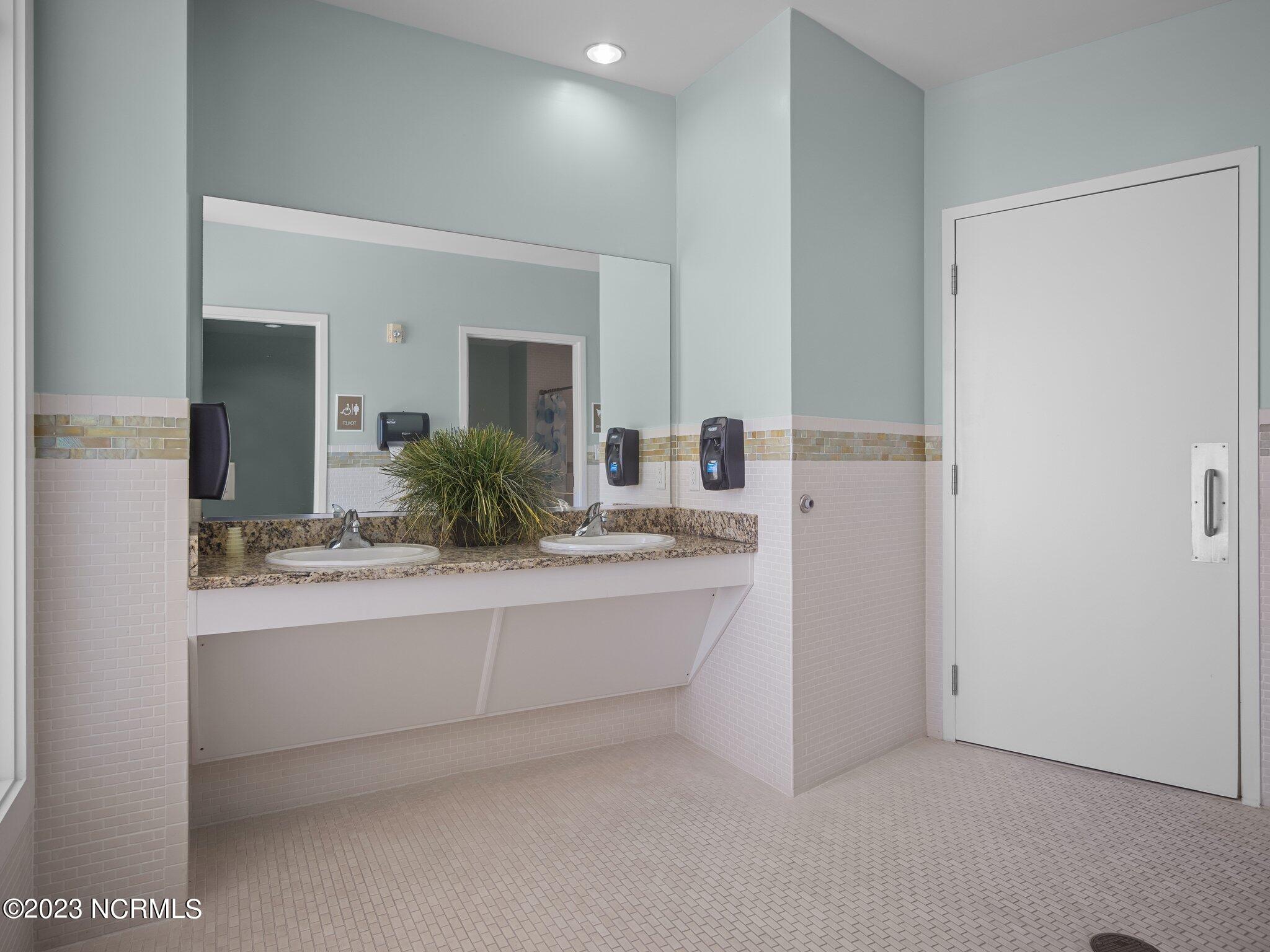 1435 Salter Path Road, K4