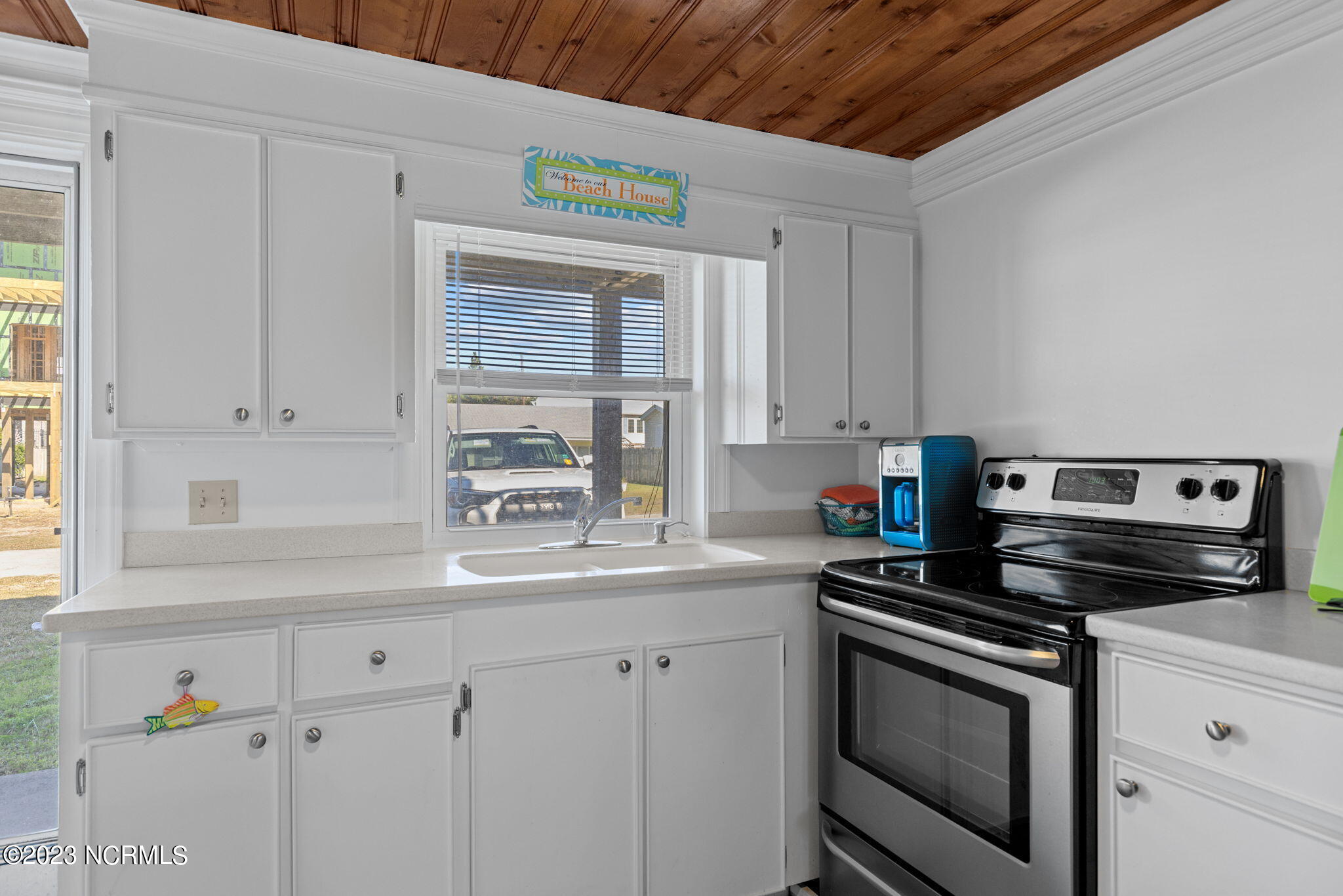 404 E Terminal Boulevard, 1f, 2f, 1b, 2b
