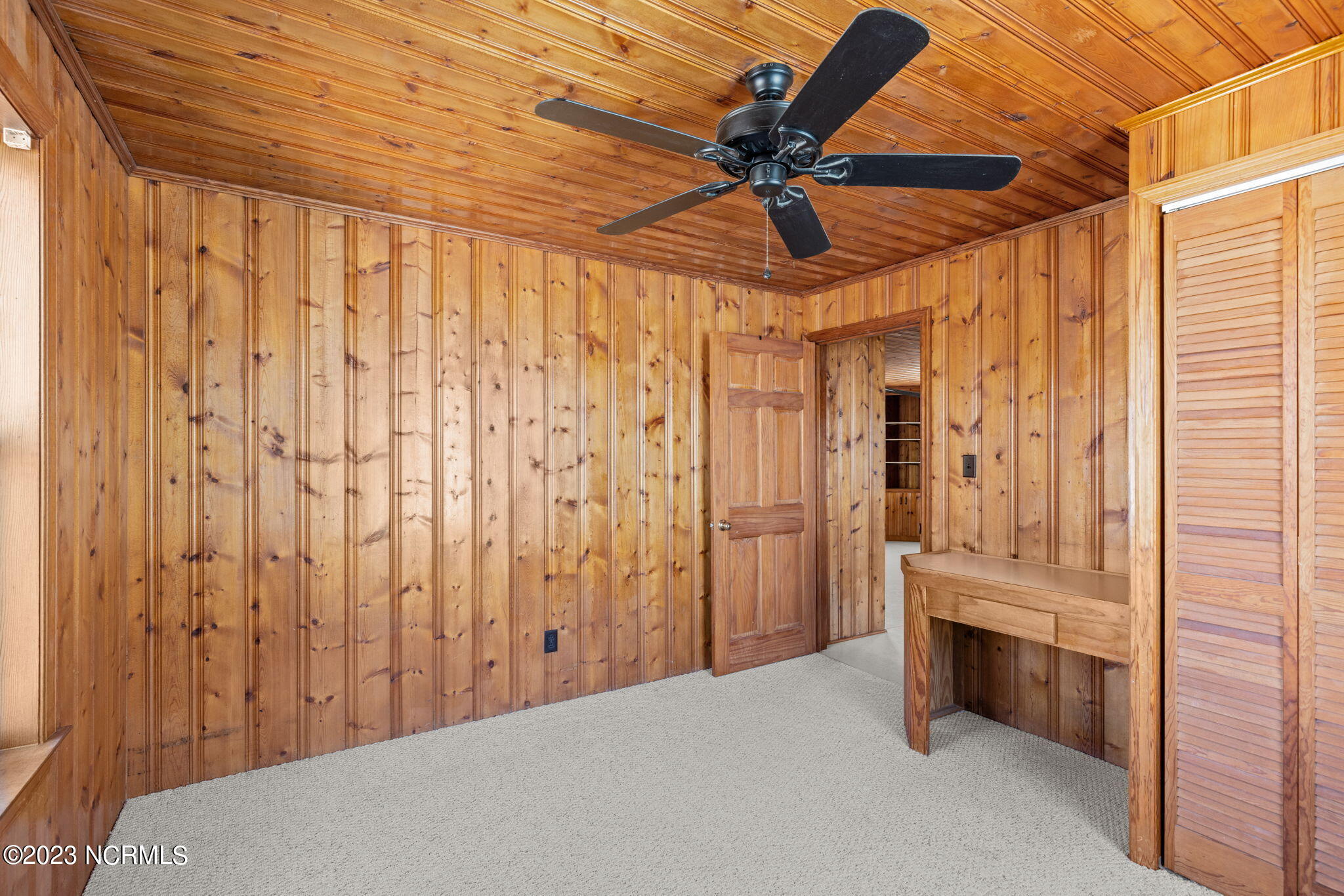 404 E Terminal Boulevard, 1f, 2f, 1b, 2b