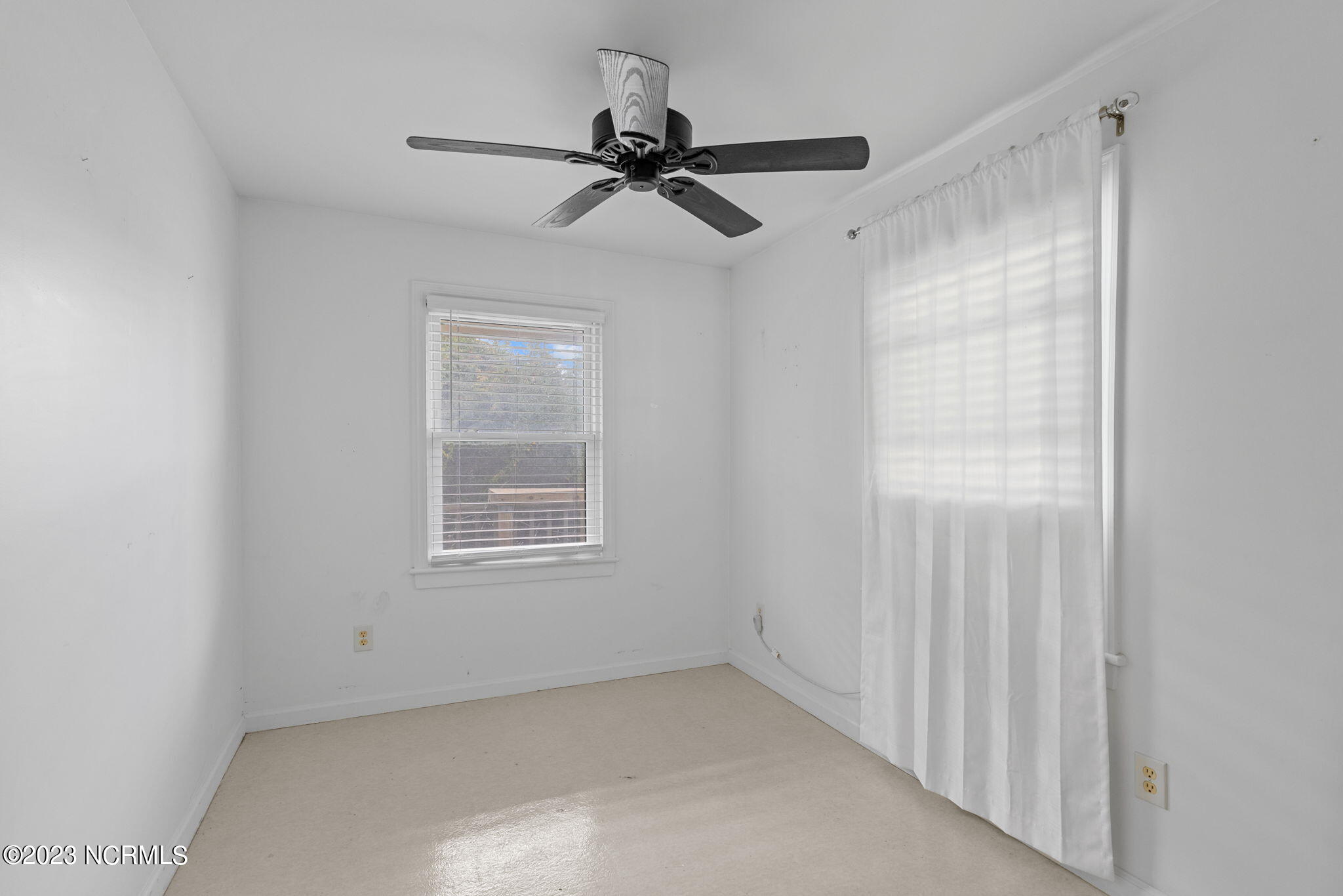 404 E Terminal Boulevard, 1f, 2f, 1b, 2b