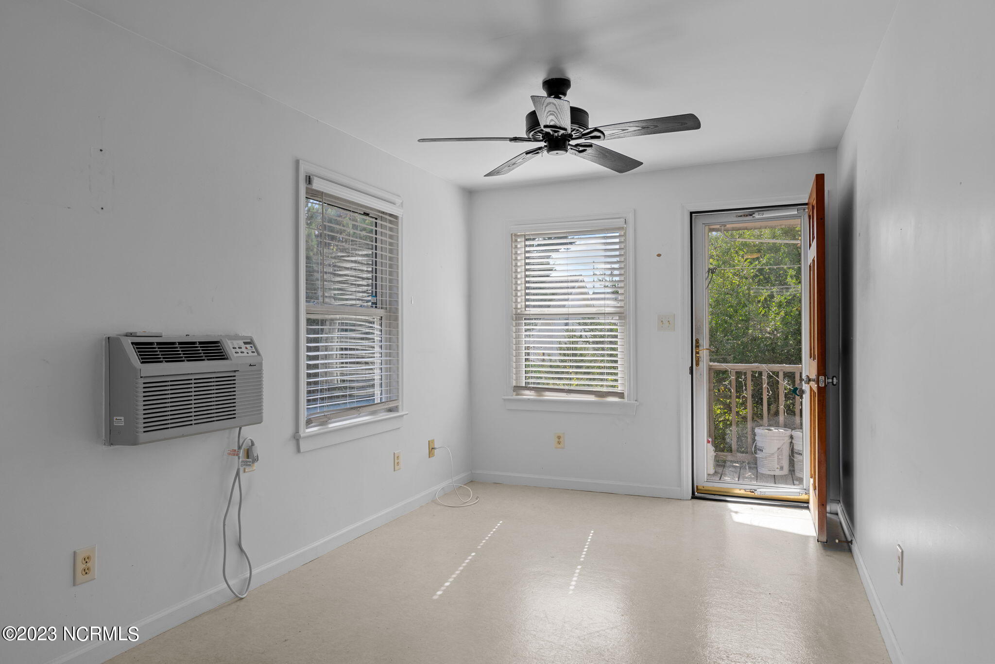 404 E Terminal Boulevard, 1f, 2f, 1b, 2b