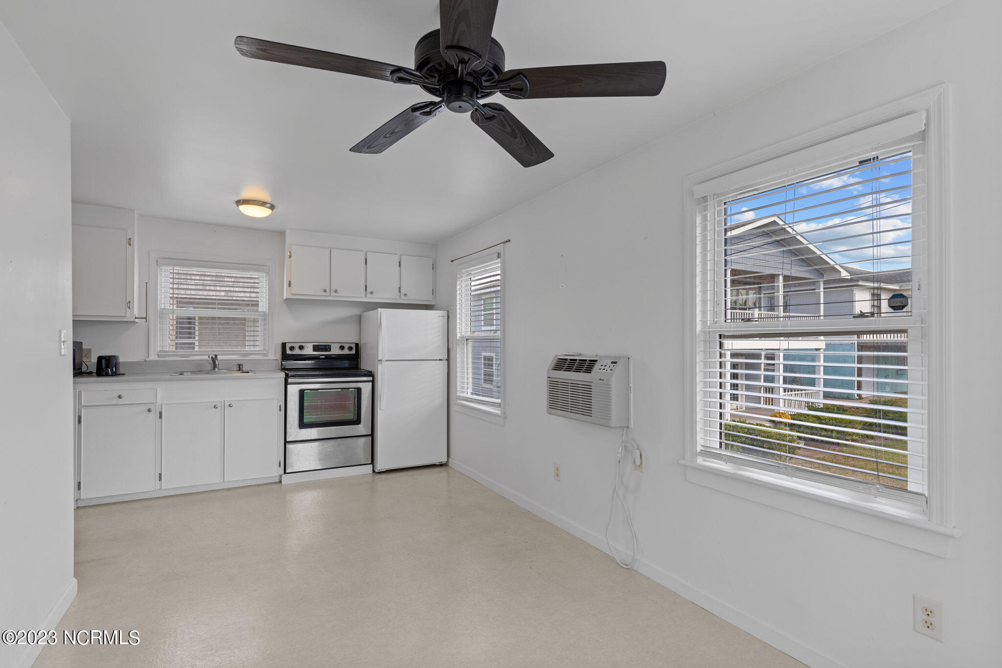 404 E Terminal Boulevard, 1f, 2f, 1b, 2b