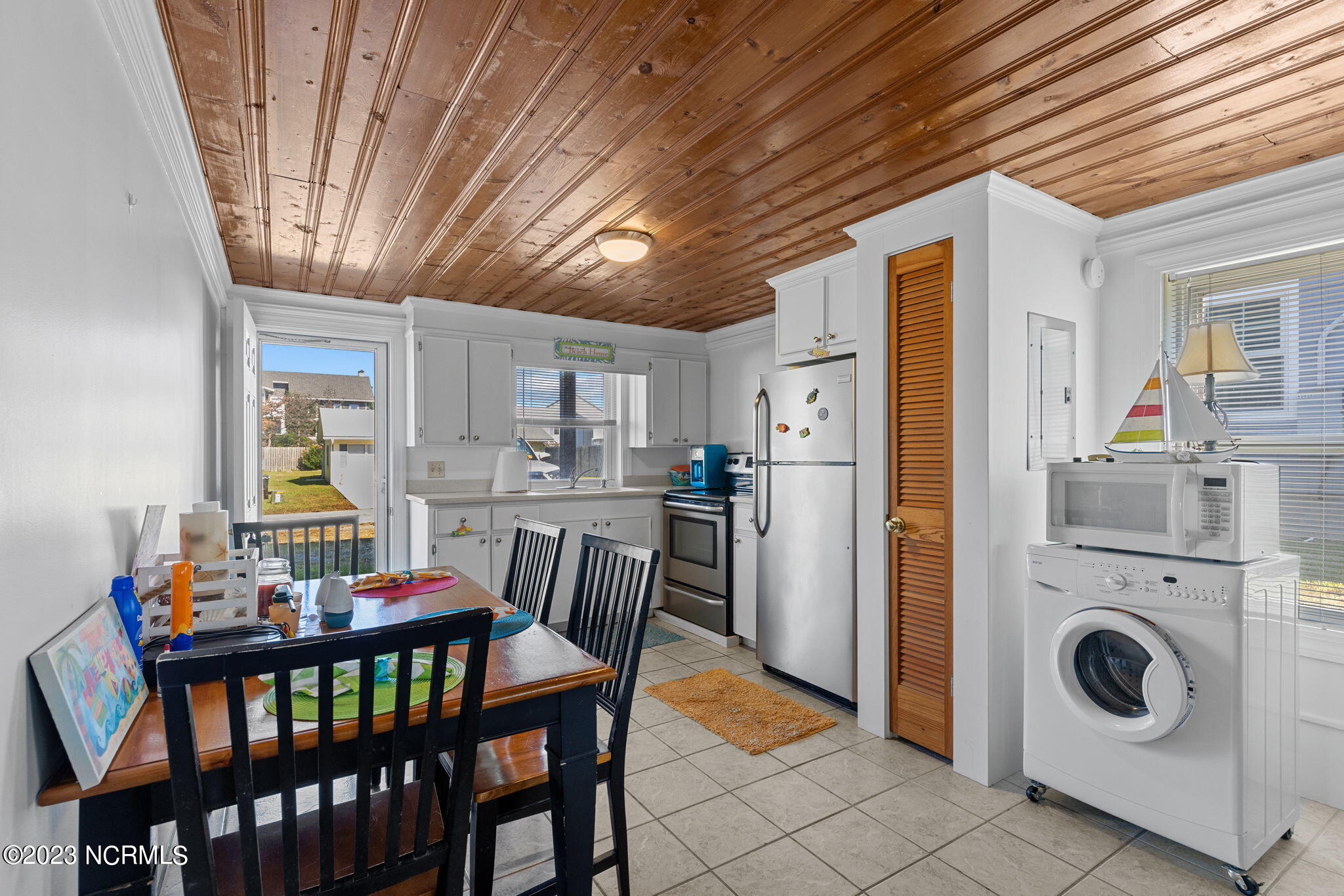 404 E Terminal Boulevard, 1f, 2f, 1b, 2b