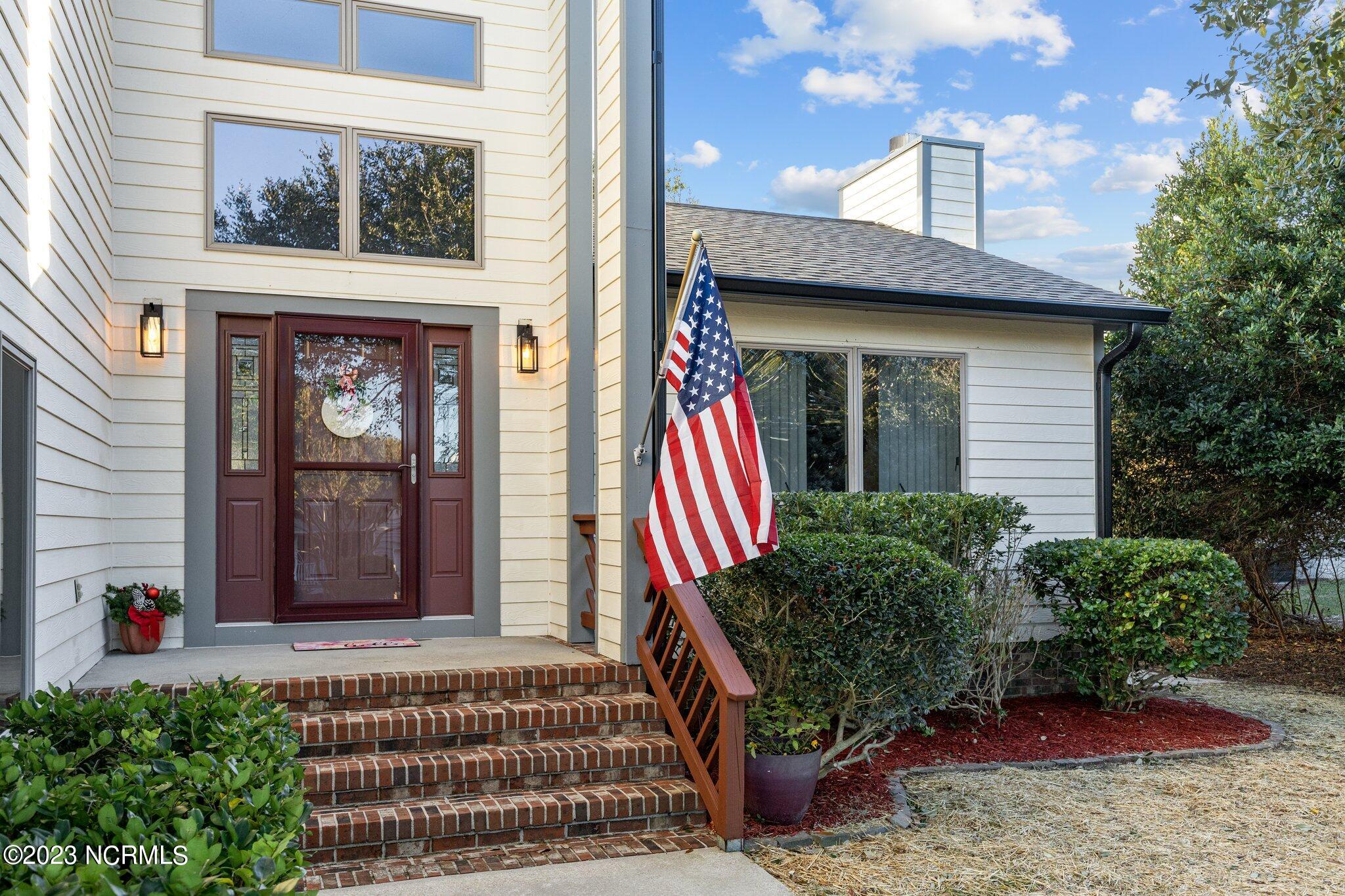 307 Pine Knoll Circle