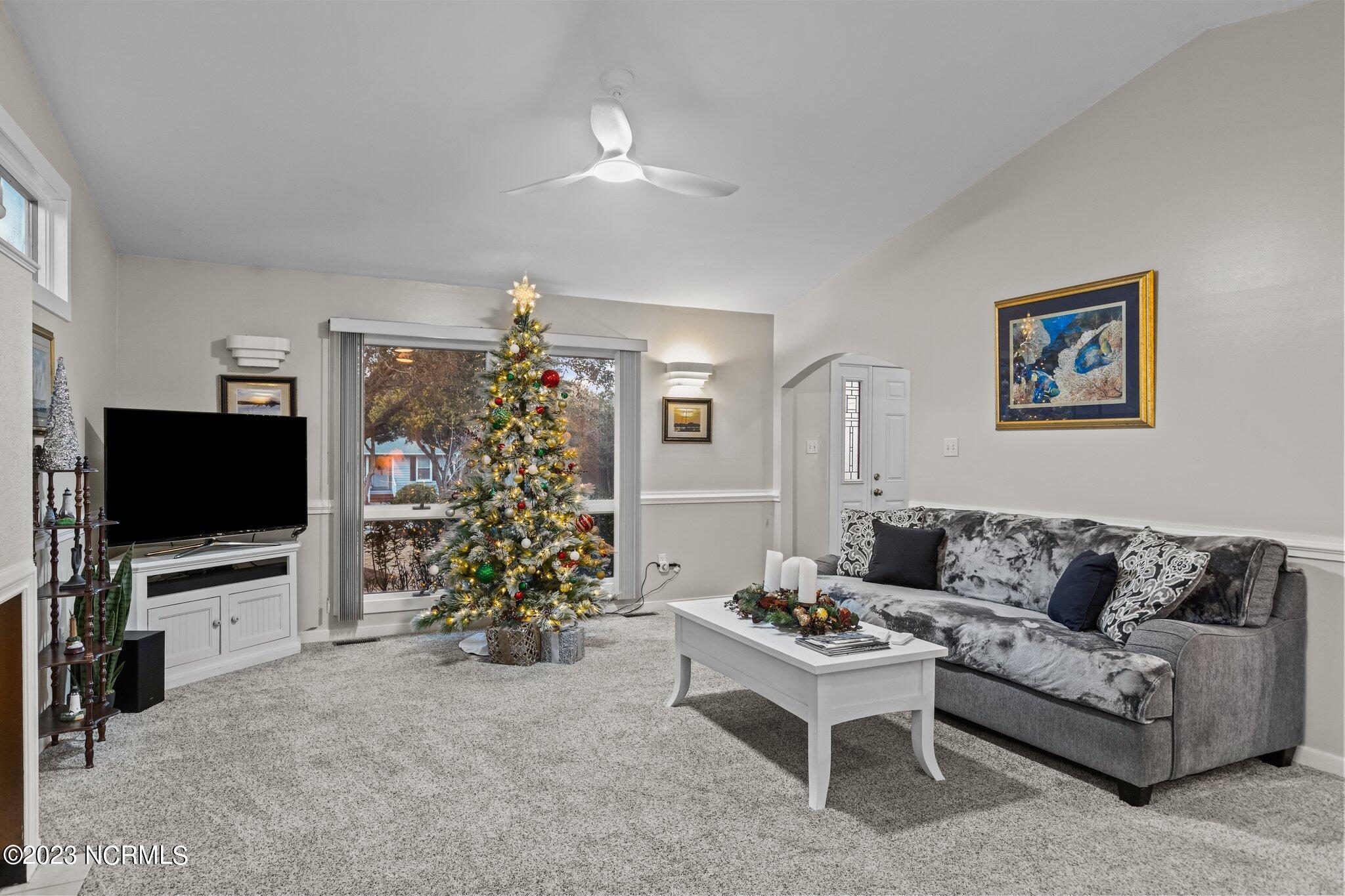 307 Pine Knoll Circle