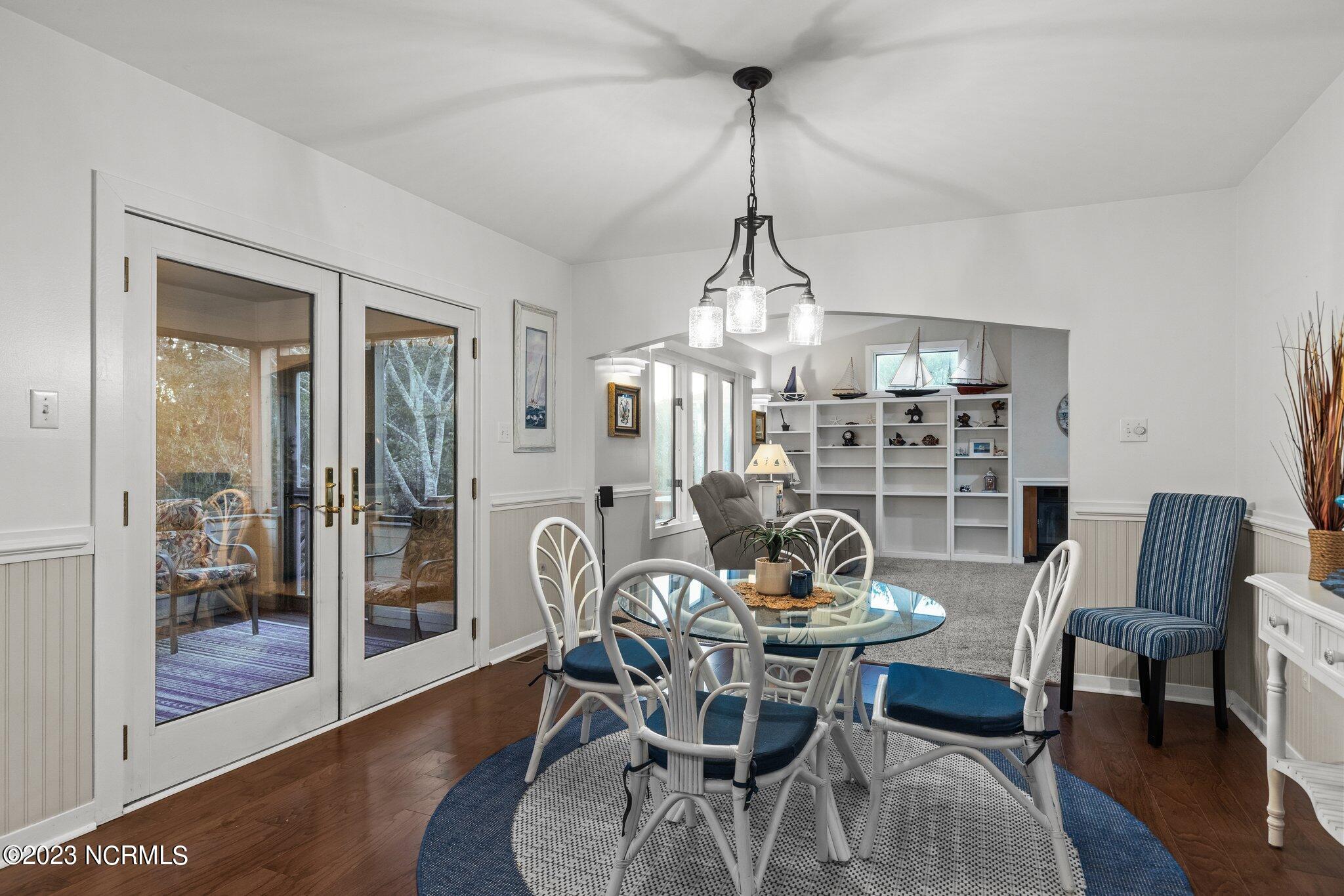 307 Pine Knoll Circle