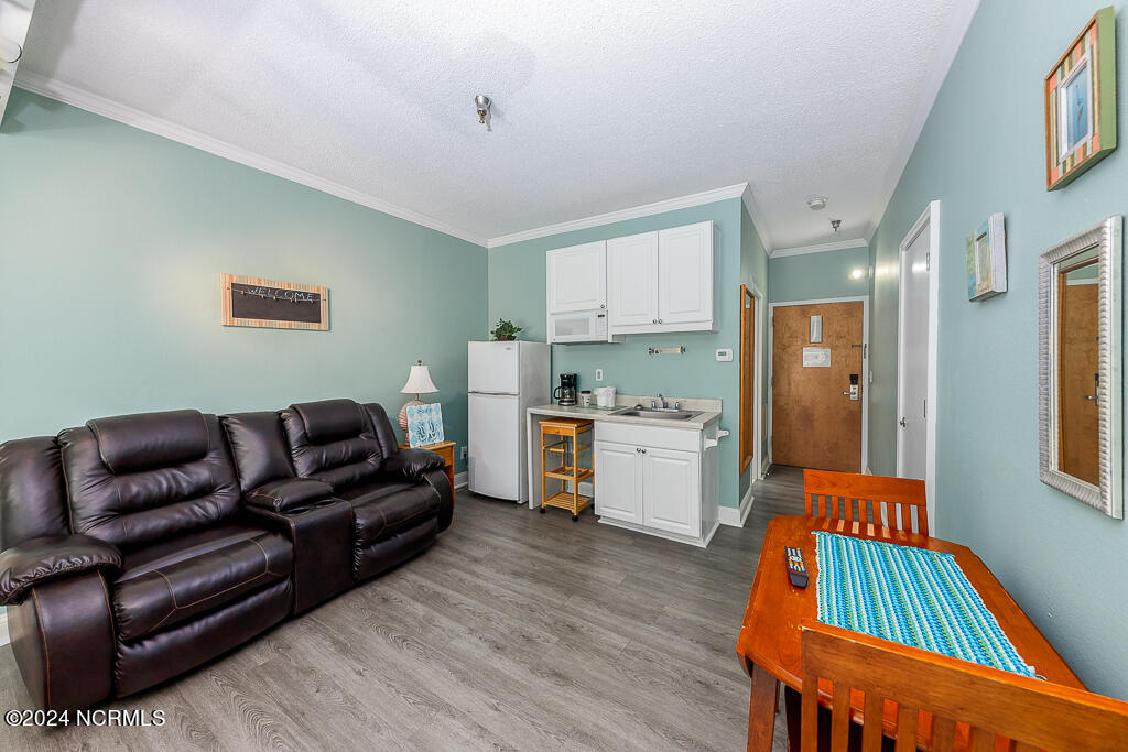 602 W Ft Macon Rd #215