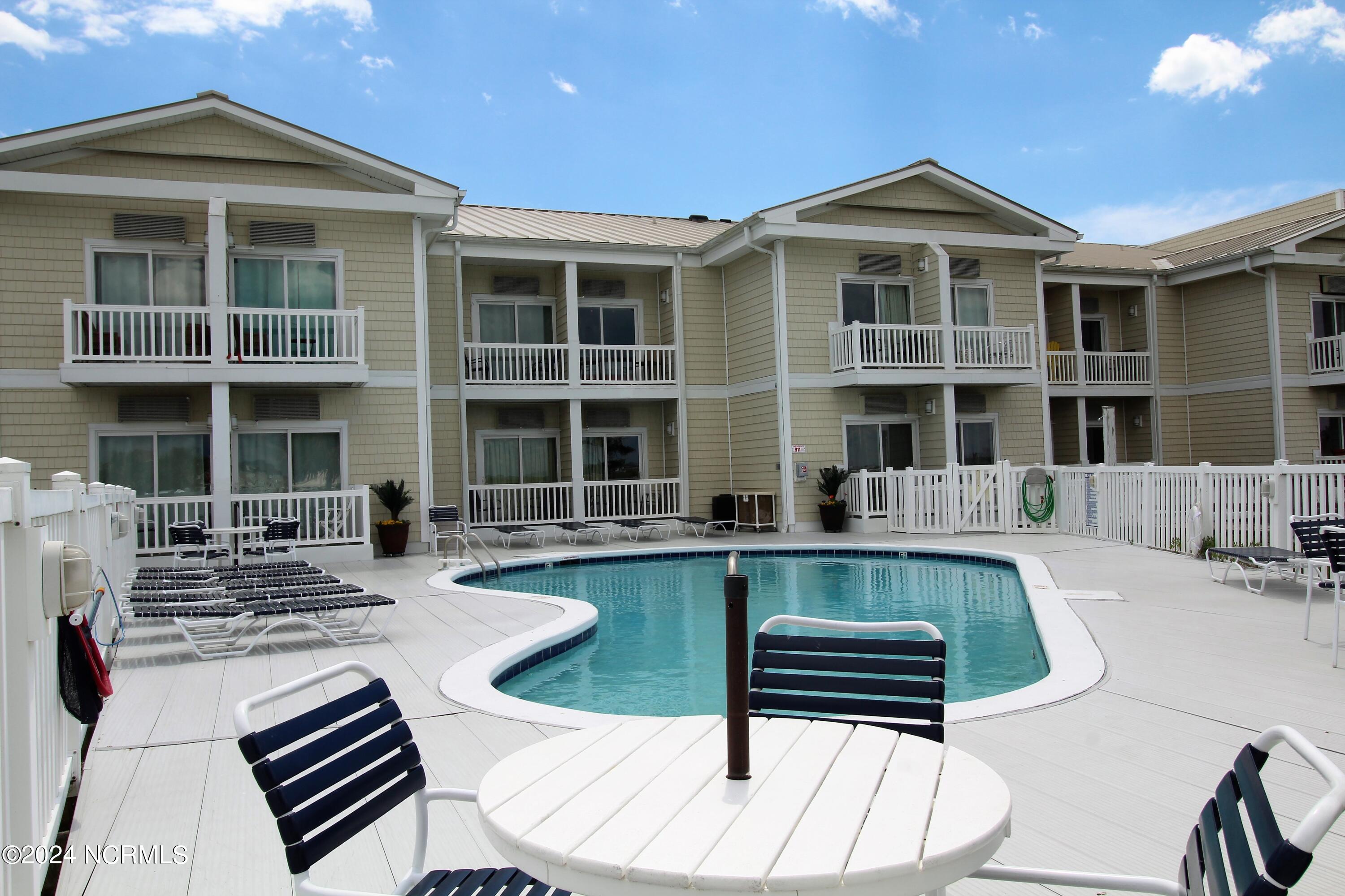 602 W Ft Macon Rd #215