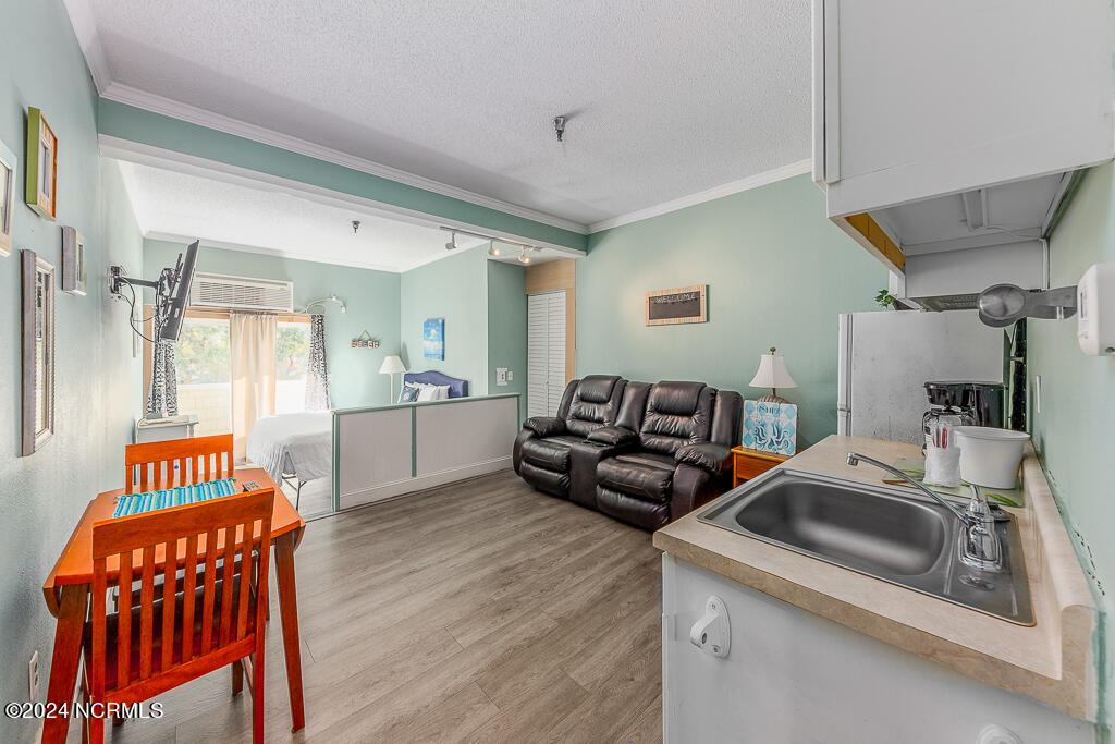 602 W Ft Macon Rd #215