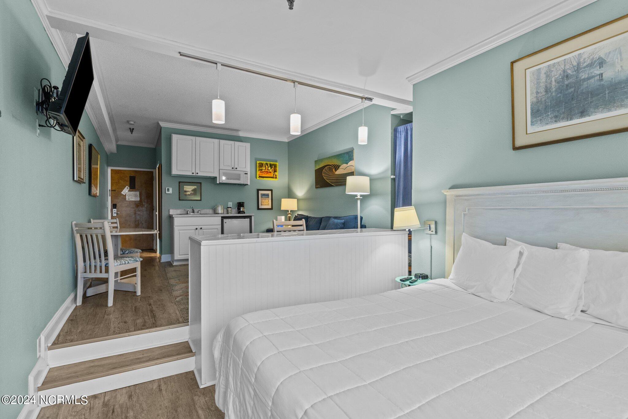 602 W Fort Macon Road, 122