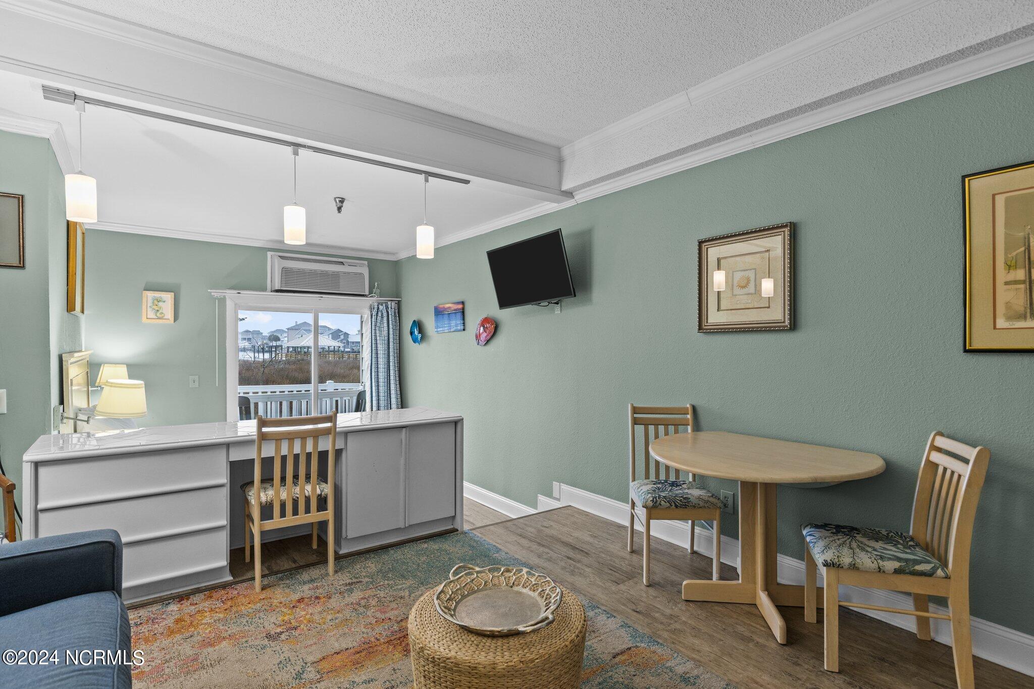 602 W Fort Macon Road, 122