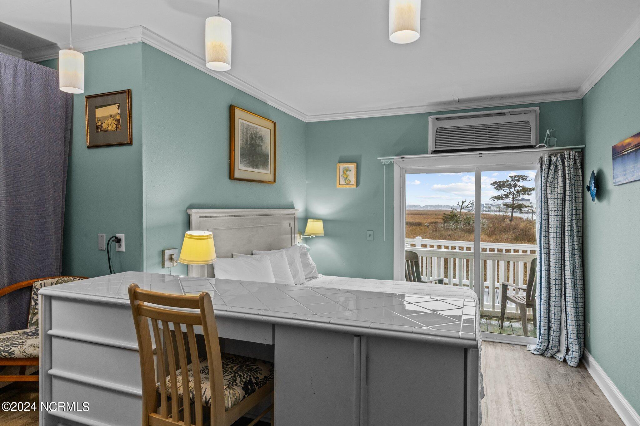 602 W Fort Macon Road, 122