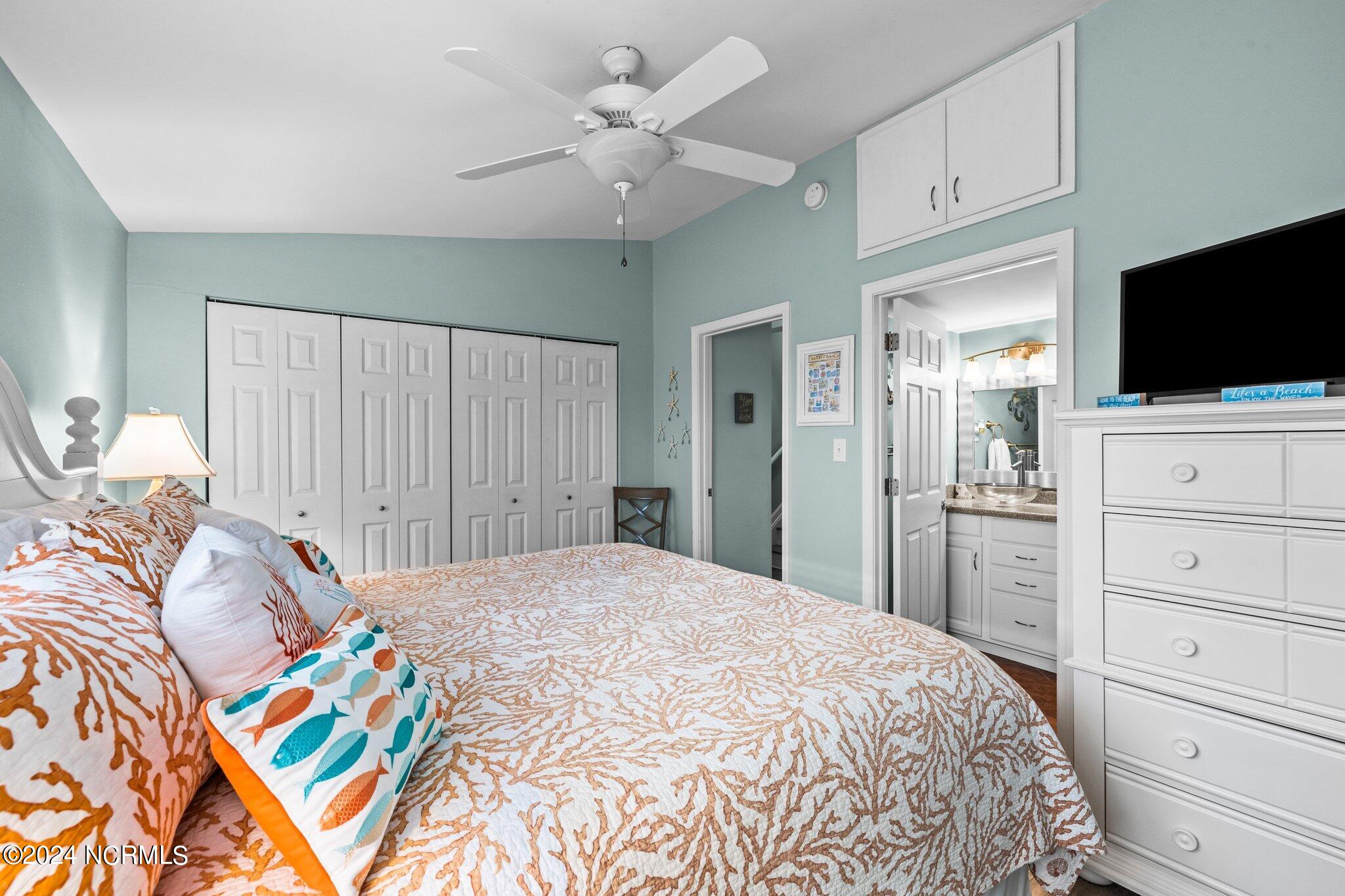 2106 E Fort Macon Road, 204