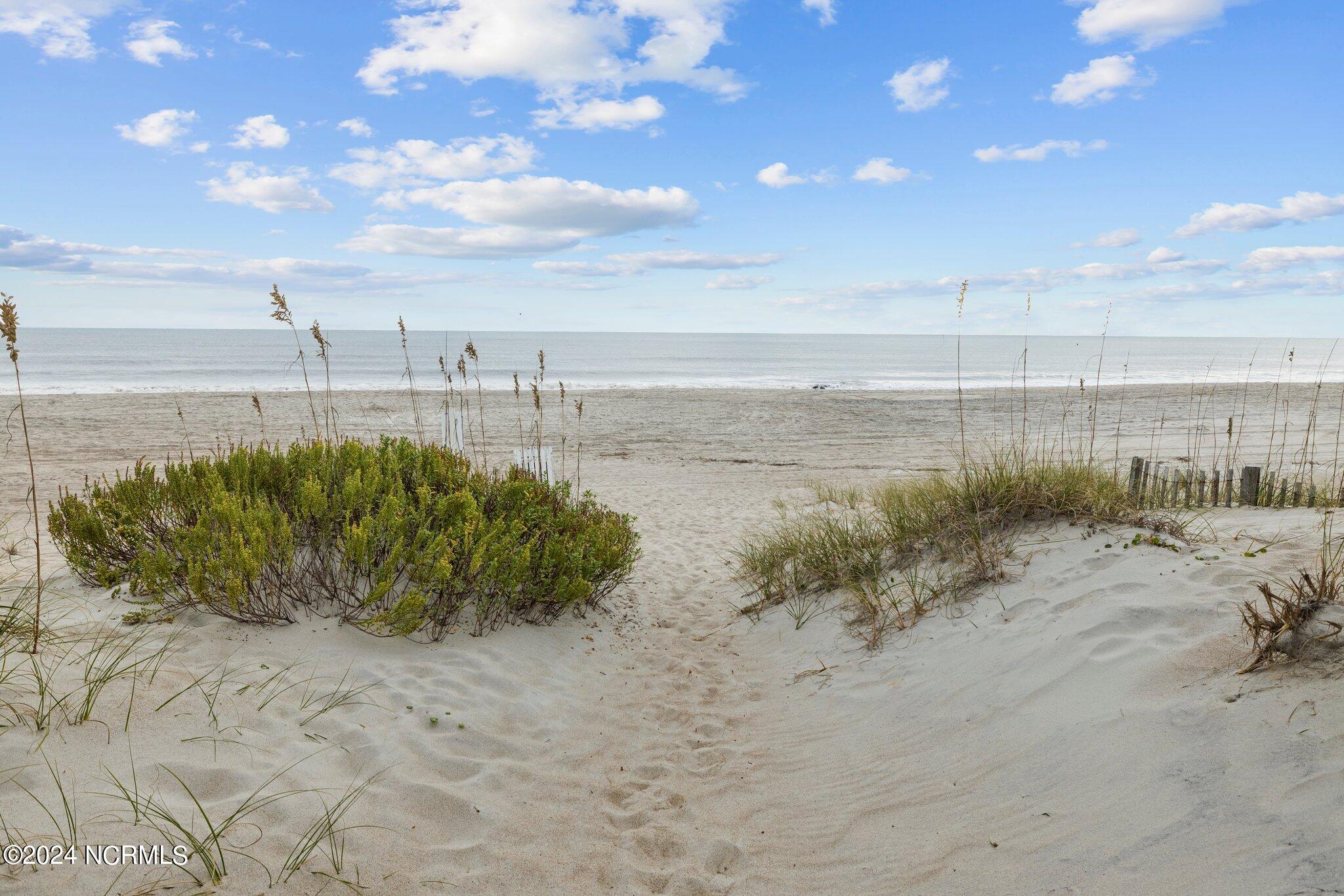 2106 E Fort Macon Road, 204