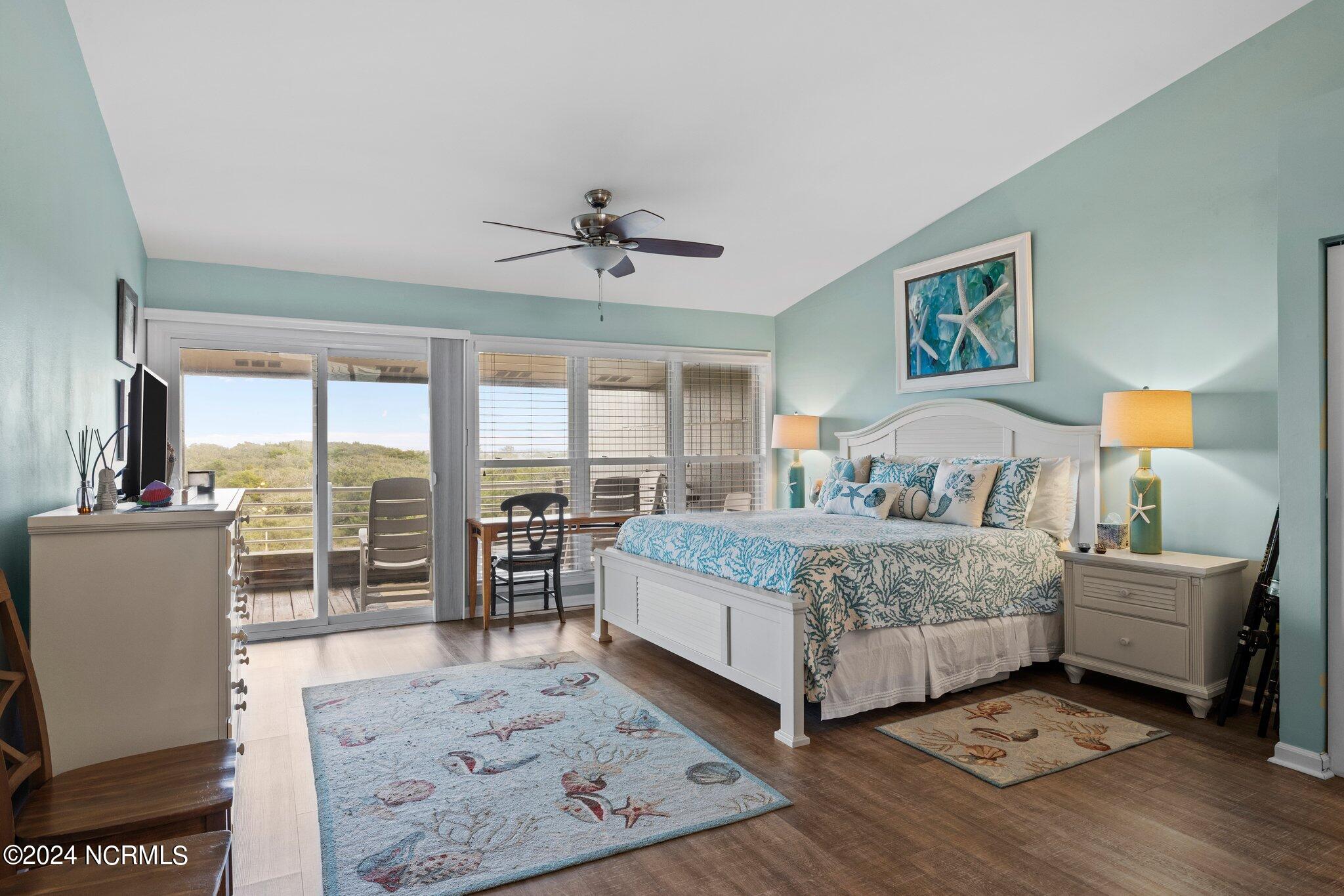 2106 E Fort Macon Road, 204